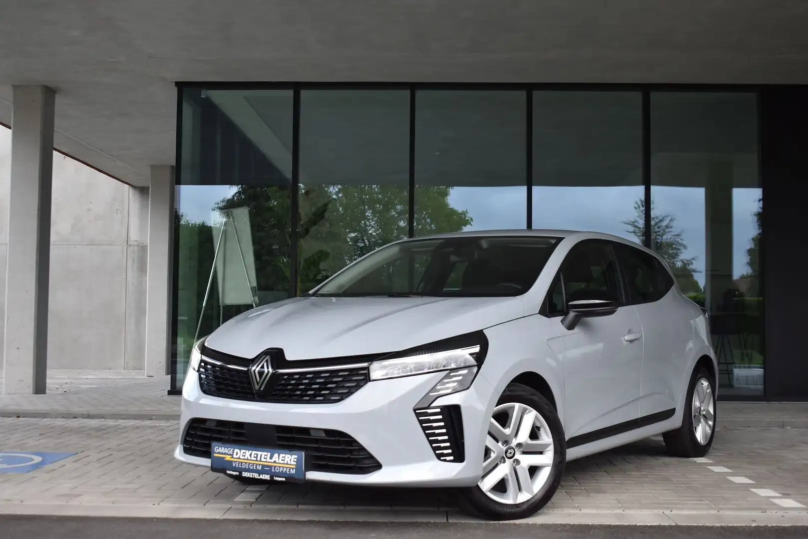 Renault Clio TCe Evolution *Navi*CarPlay*Parkeersensoren Gris - 1