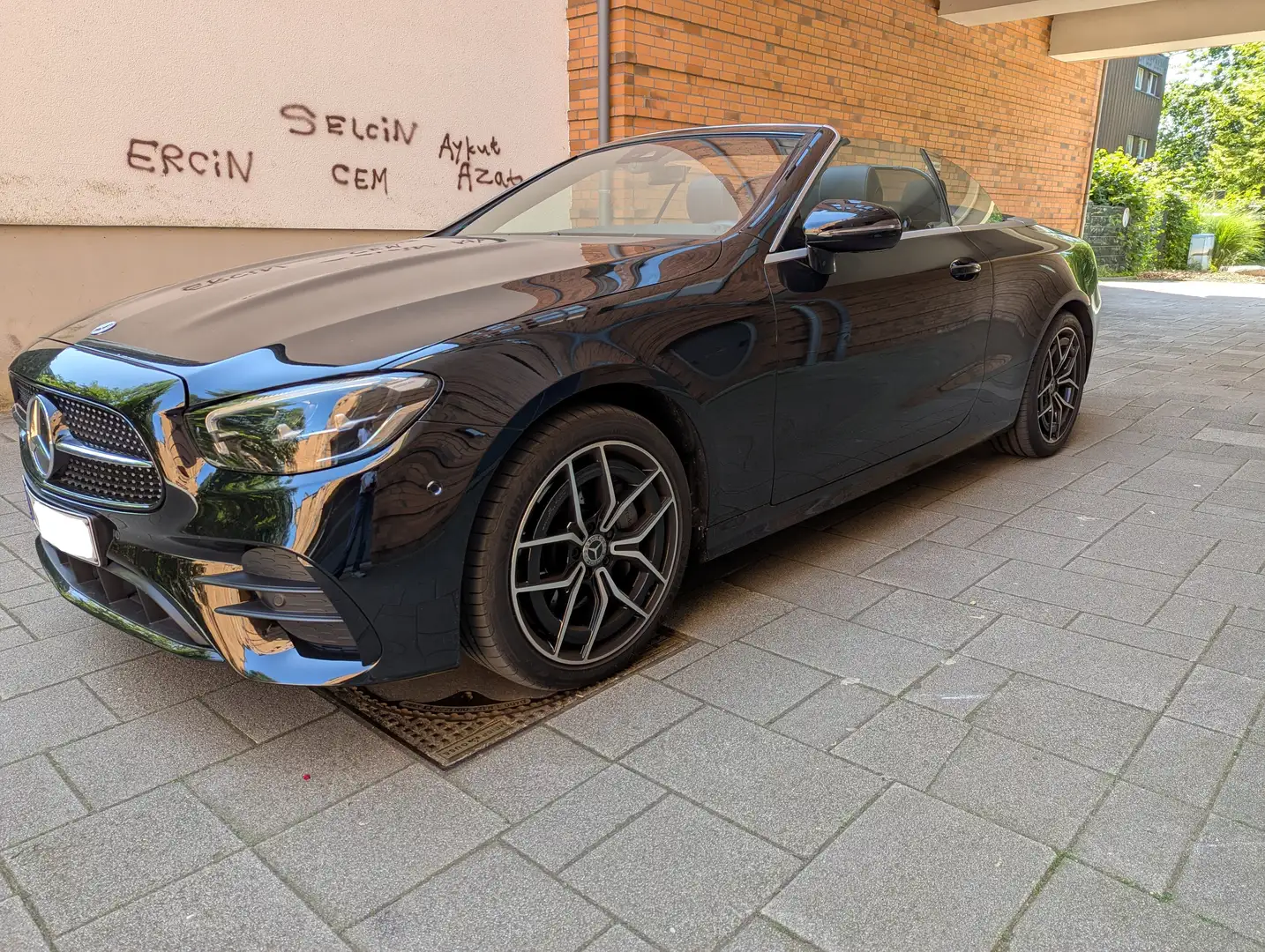 Mercedes-Benz E 220 E 220 d Cabrio 9G-TRONIC AMG Line Schwarz - 1