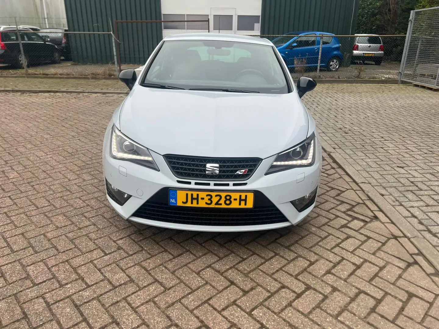 SEAT Ibiza SC 1.8 TSI Cupra Half Leder Cruise Navi Airco Stoe Gris - 2