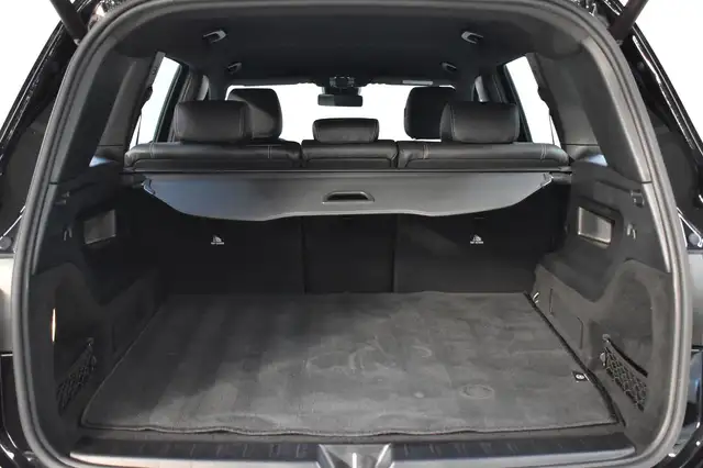 Mercedes-Benz GLB view 8