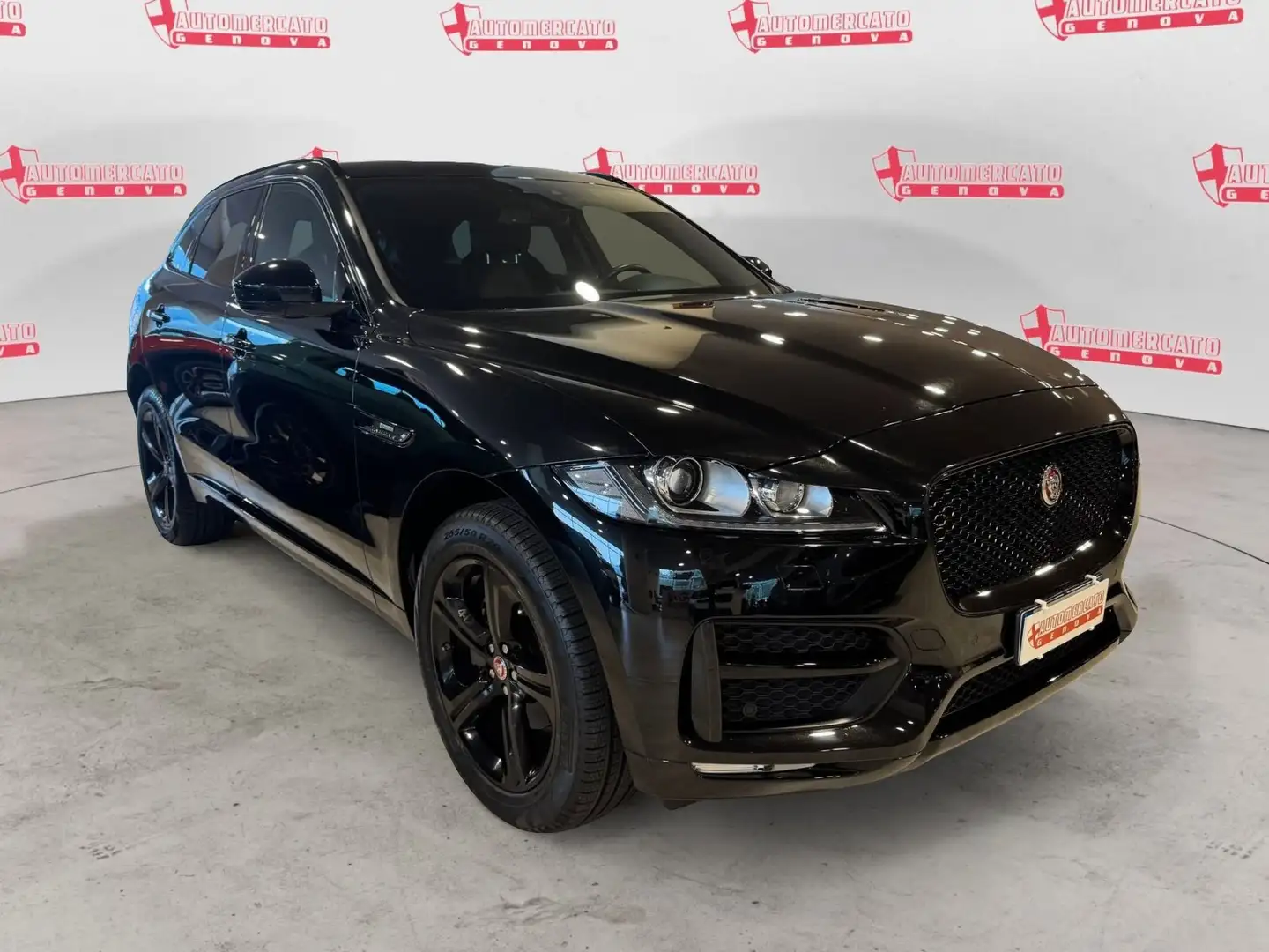 Jaguar F-Pace F-Pace 2.0 D 180 CV AWD R-Sport Noir - 2