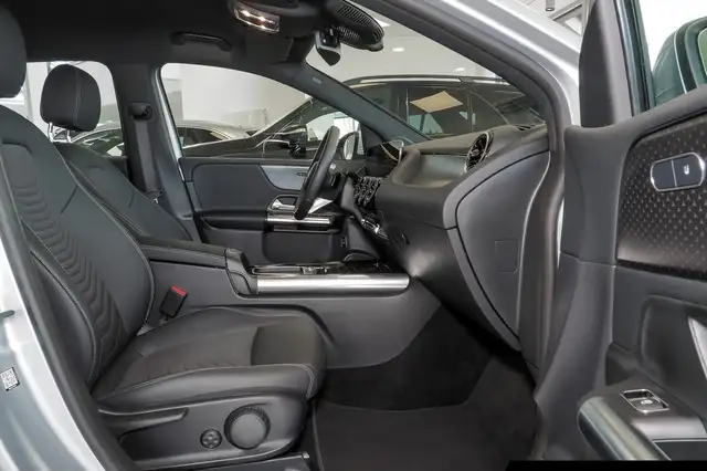 Mercedes-Benz B-Class view 6