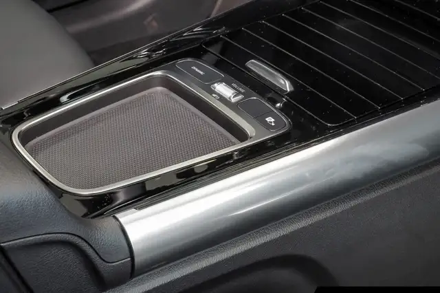 Mercedes-Benz B-Class view 8