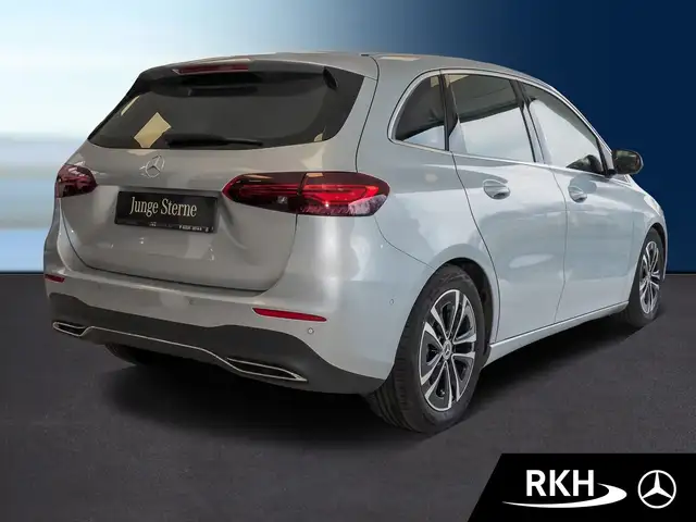 Mercedes-Benz B-Class view 3