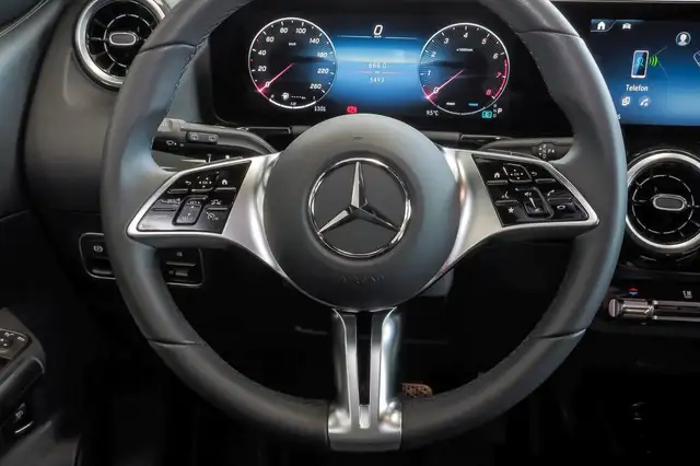Mercedes-Benz B-Class view 13