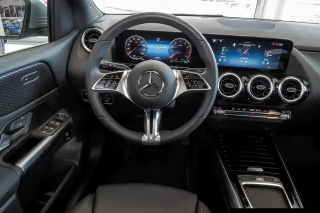 Mercedes-Benz B-Class view 12