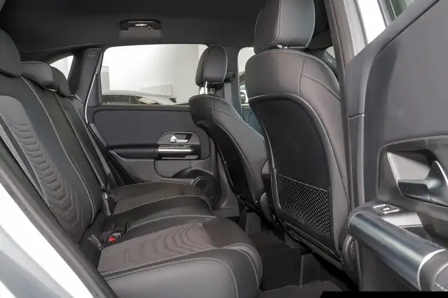 Mercedes-Benz B-Class view 9