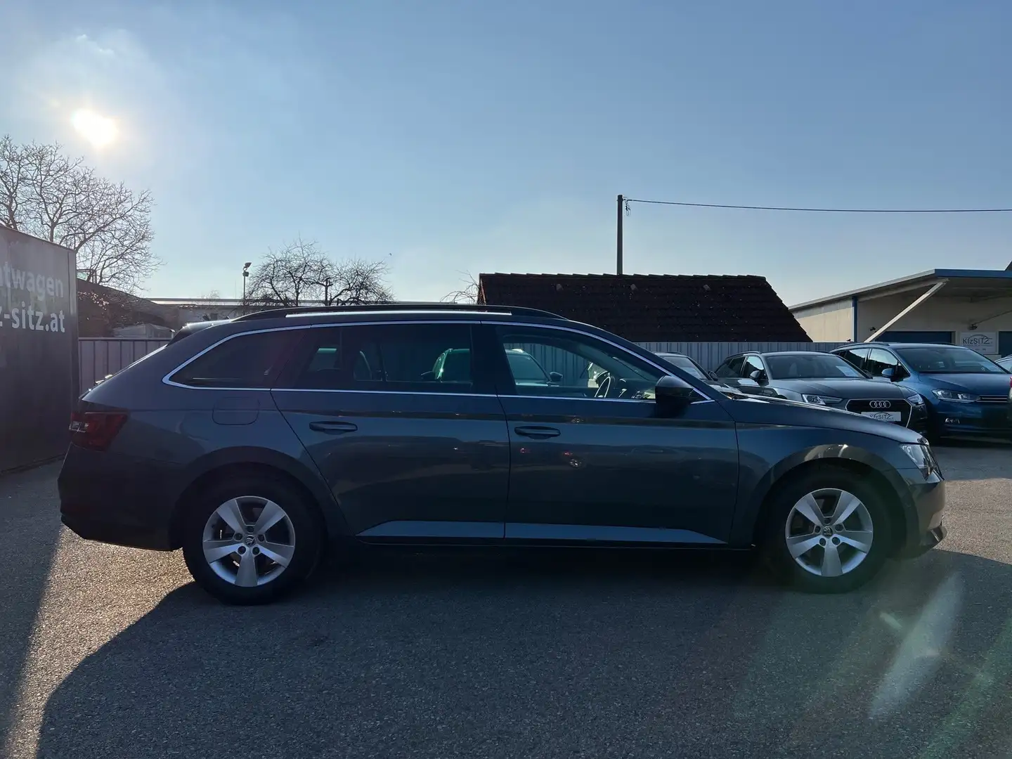 Skoda Superb Kombi 2,0 TDI Ambition DSG | NAVI*ACC*LANE Grau - 2