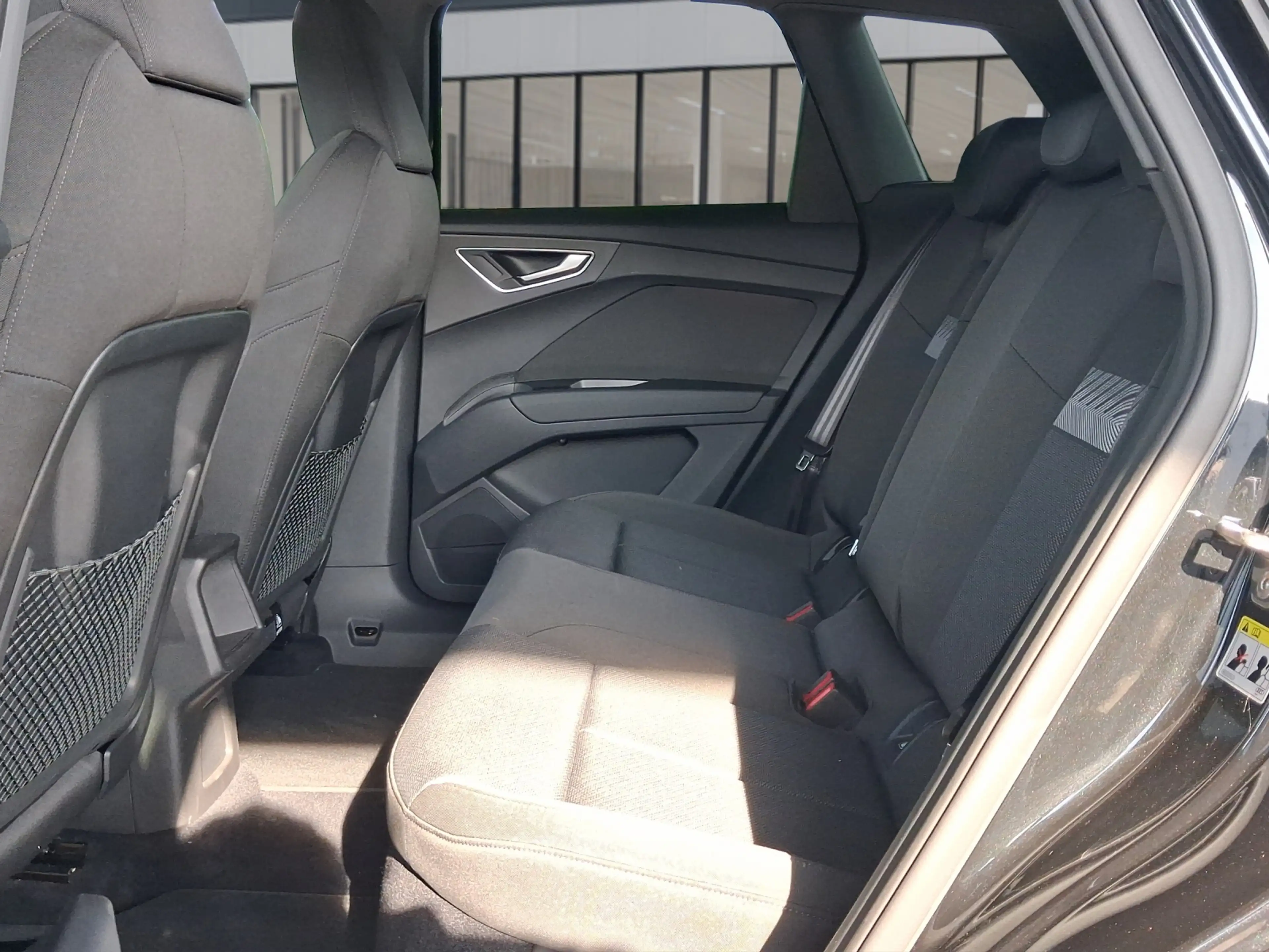 Audi Q4 e-tron 40 e-tron S line Pano Matrix RFK SHZ Ambiente+ — photo 6