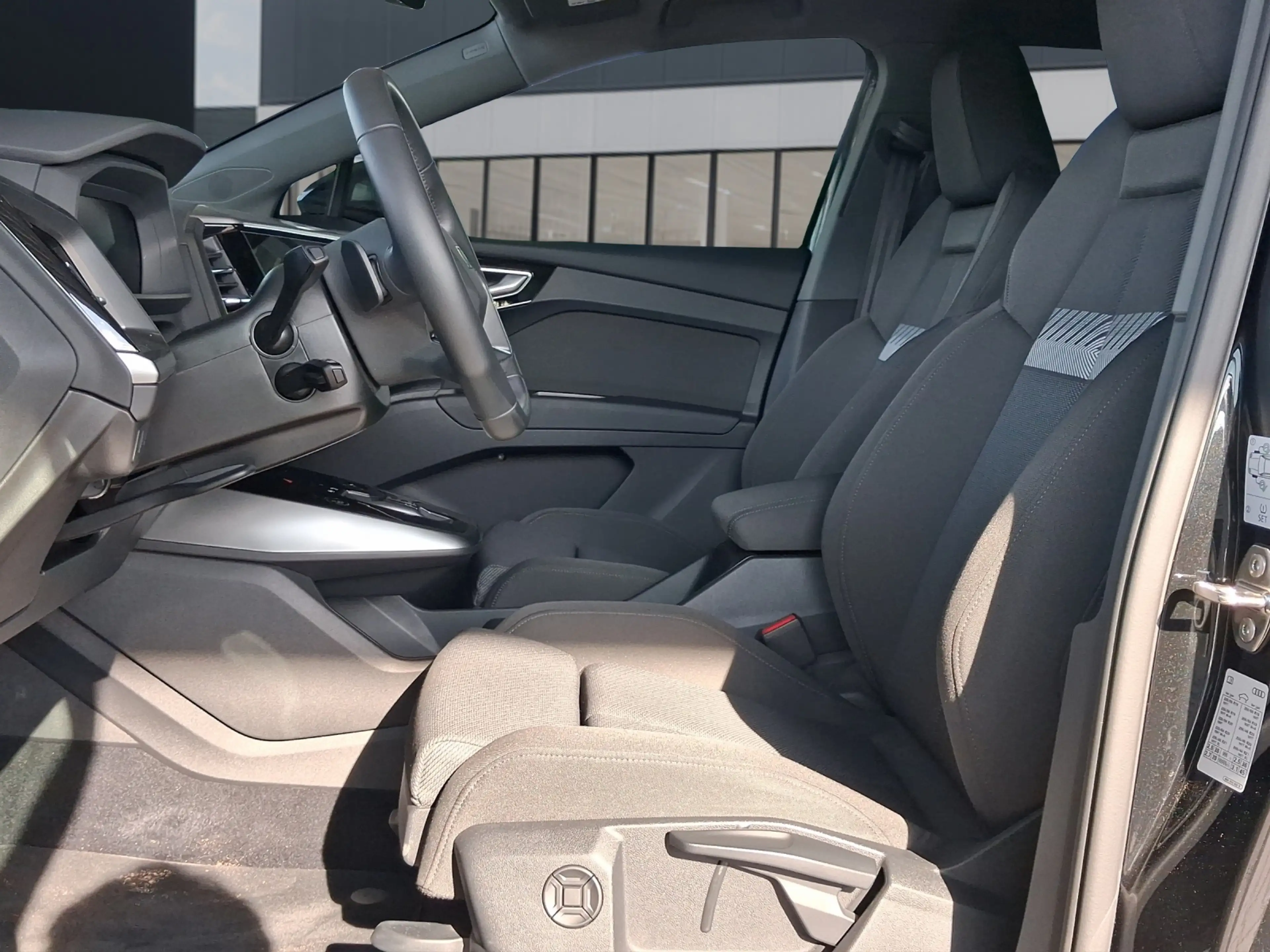Audi Q4 e-tron 40 e-tron S line Pano Matrix RFK SHZ Ambiente+ — photo 5