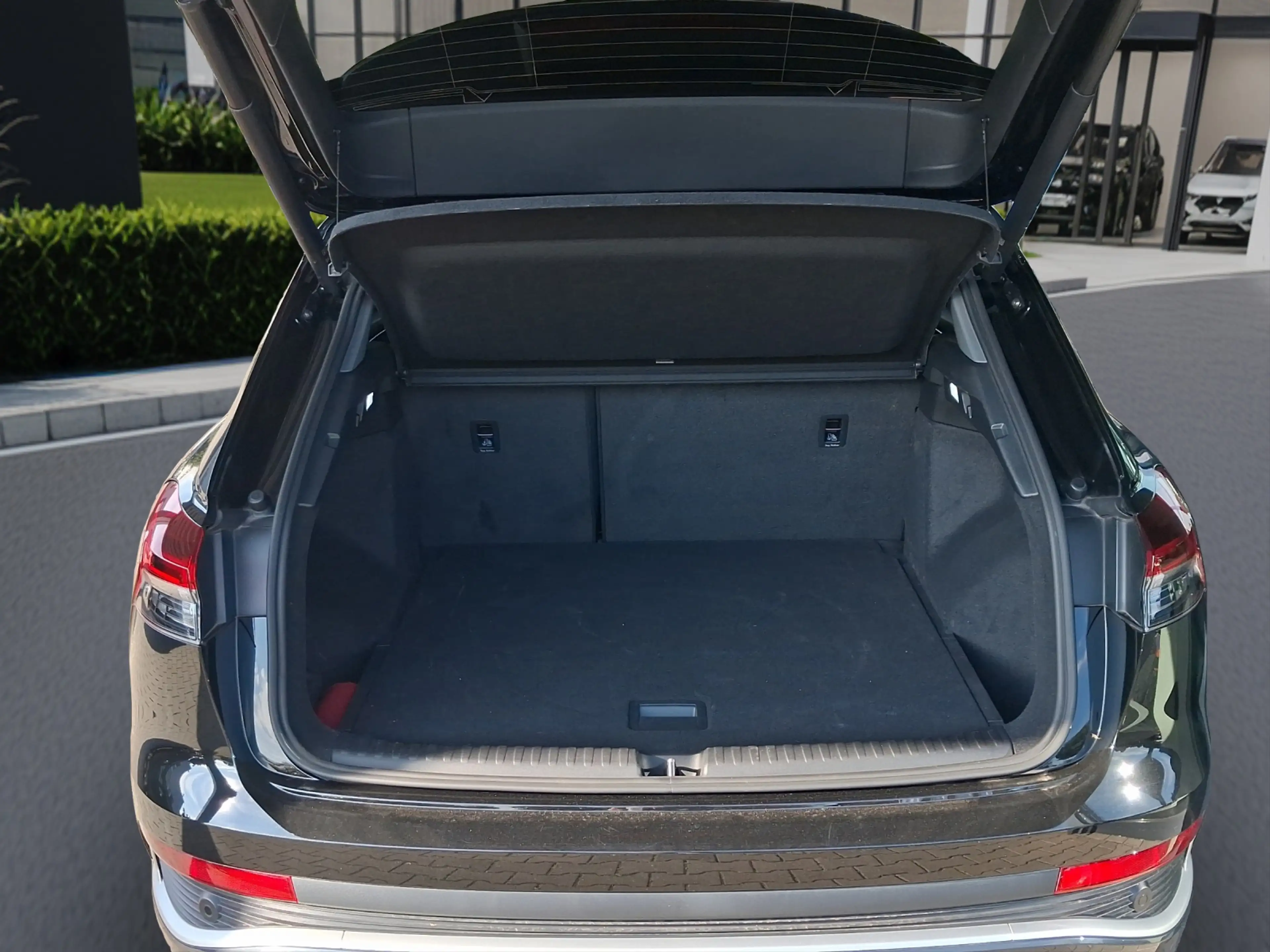 Audi Q4 e-tron 40 e-tron S line Pano Matrix RFK SHZ Ambiente+ — photo 14