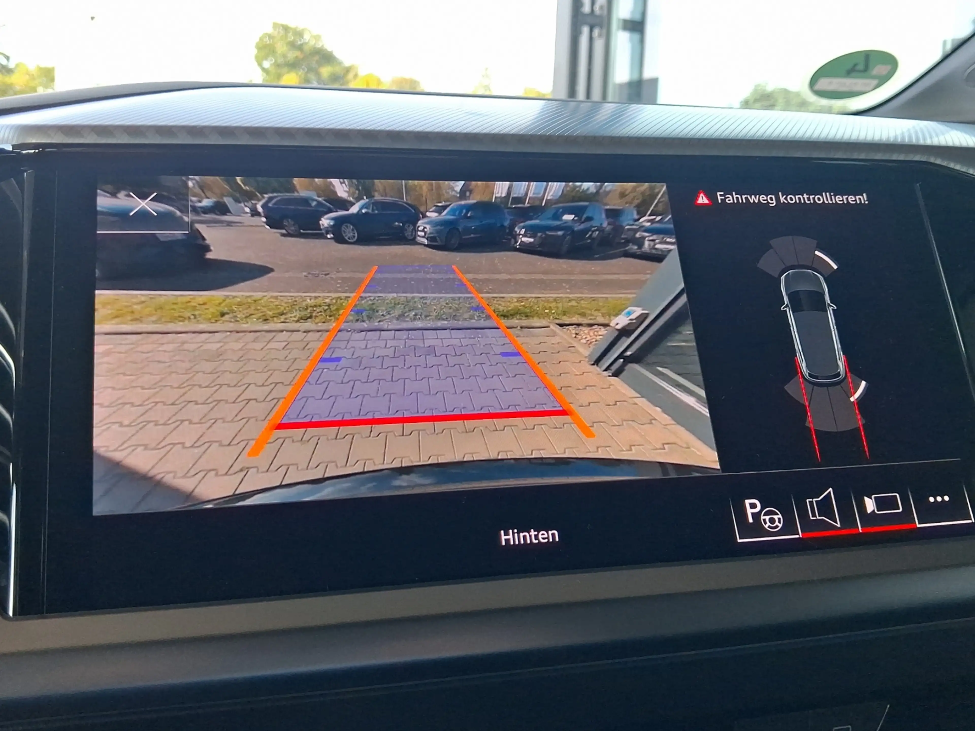Audi Q4 e-tron 40 e-tron S line Pano Matrix RFK SHZ Ambiente+ — photo 19
