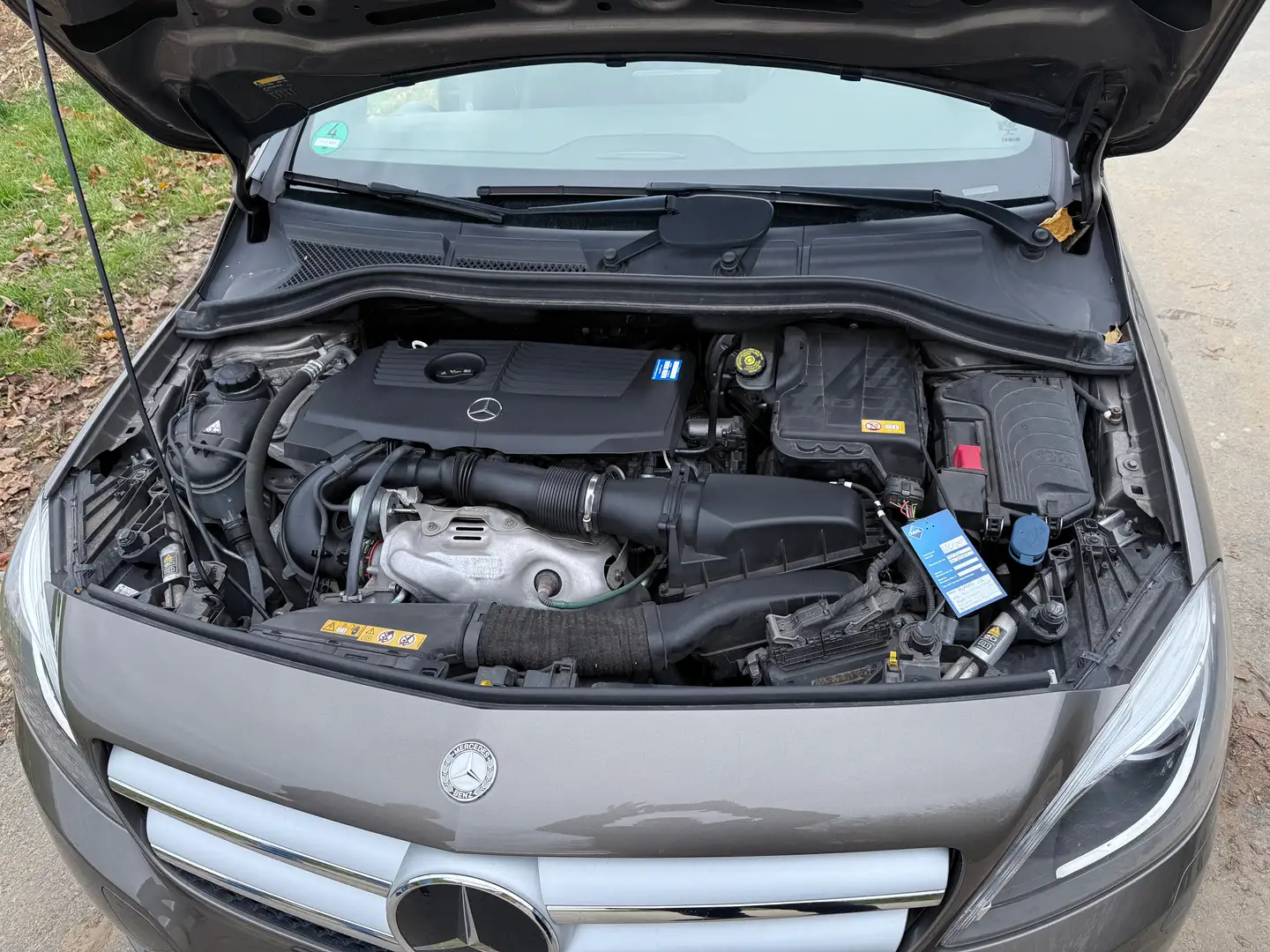 Mercedes-Benz B 180 B 180 (BlueEFFICIENCY) Beige - 2