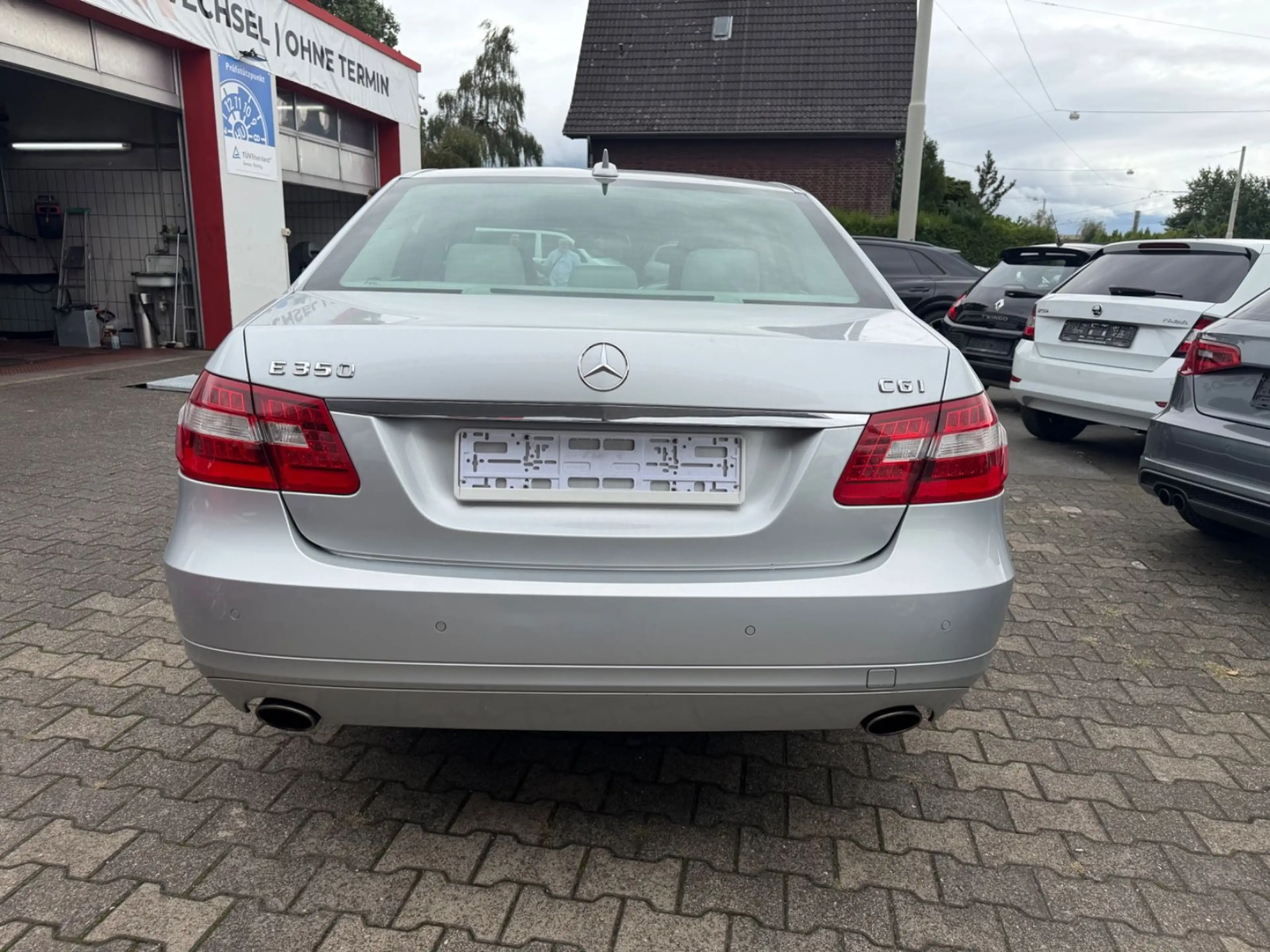 Mercedes-Benz E 350 E Limousine E 350 CGI BlueEfficiency — photo 4