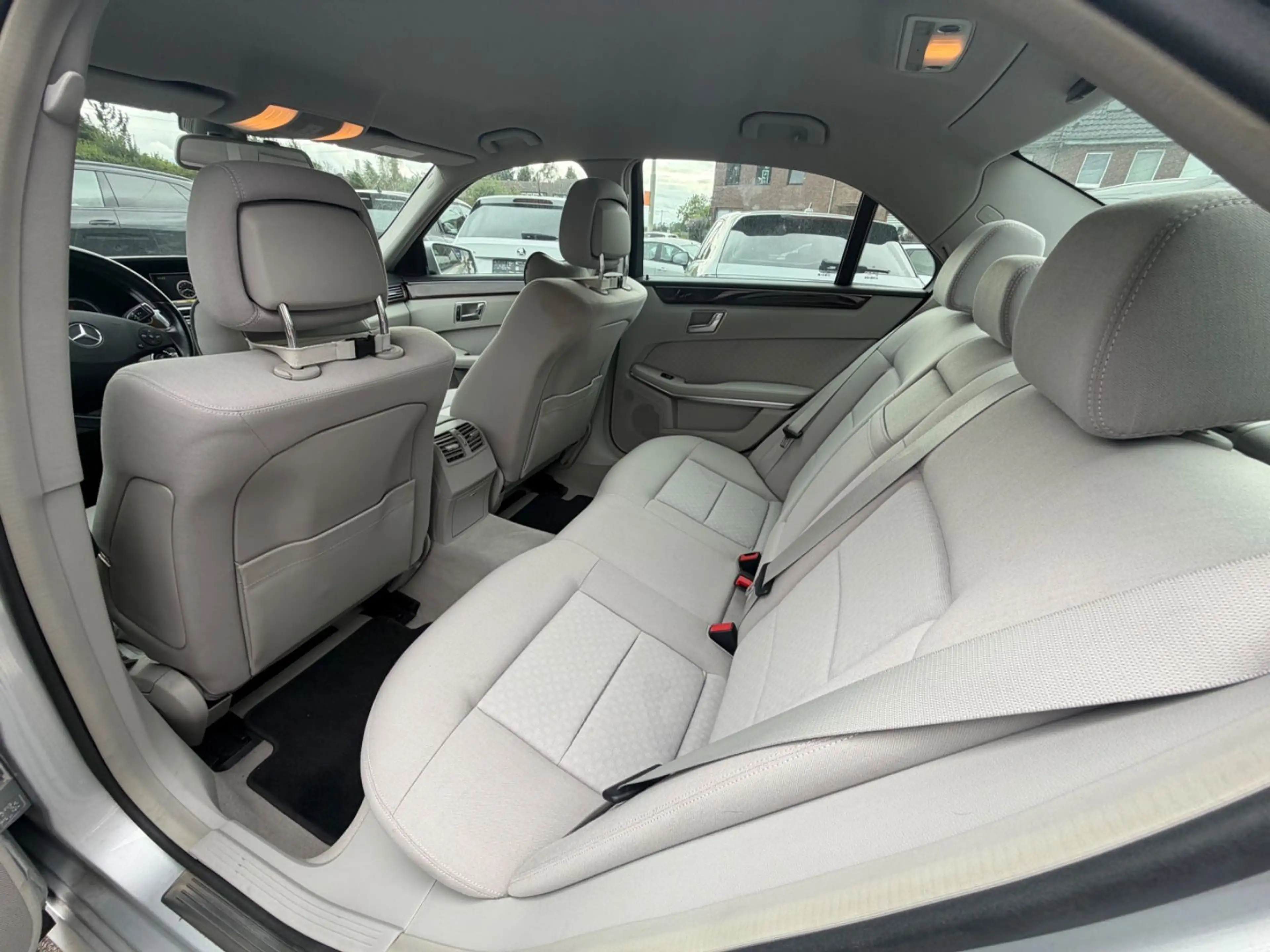 Mercedes-Benz E 350 E Limousine E 350 CGI BlueEfficiency — photo 8