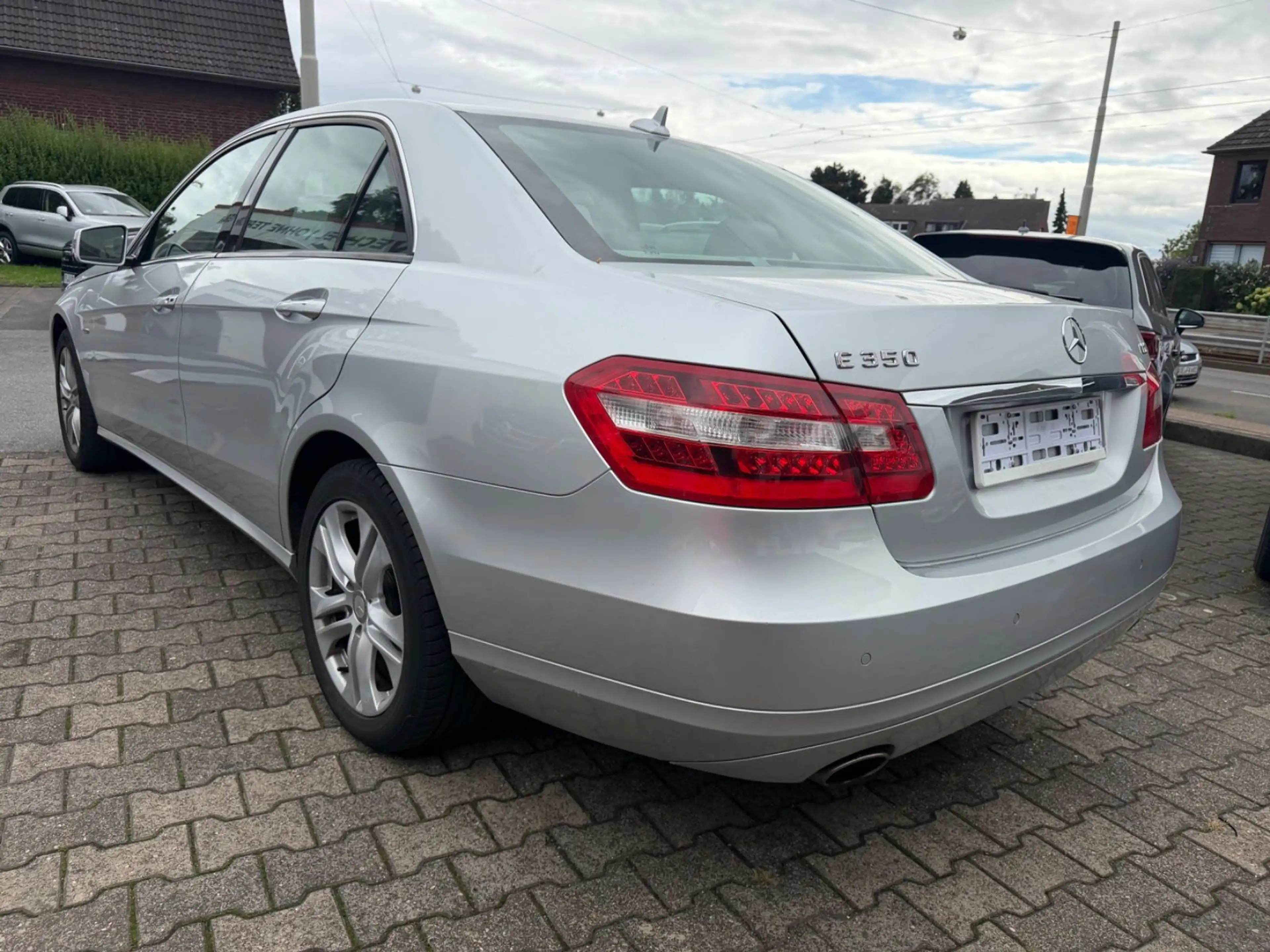 Mercedes-Benz E 350 E Limousine E 350 CGI BlueEfficiency — photo 3