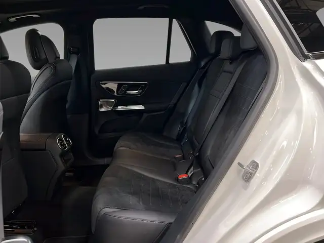 Mercedes-Benz GLC 200 view 9