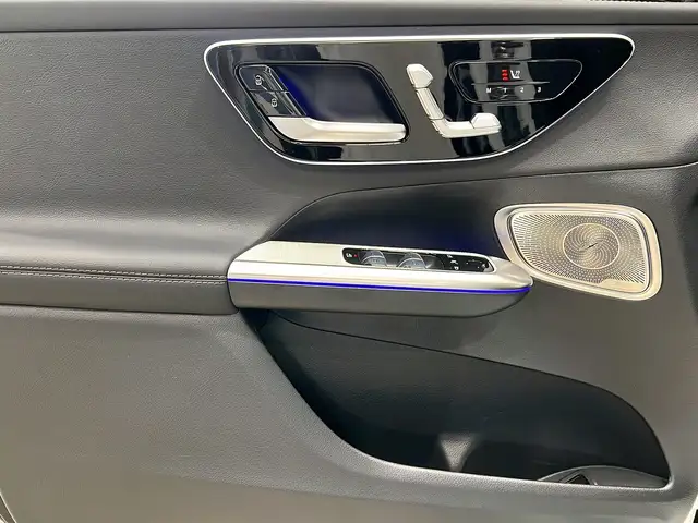Mercedes-Benz GLC 200 view 13