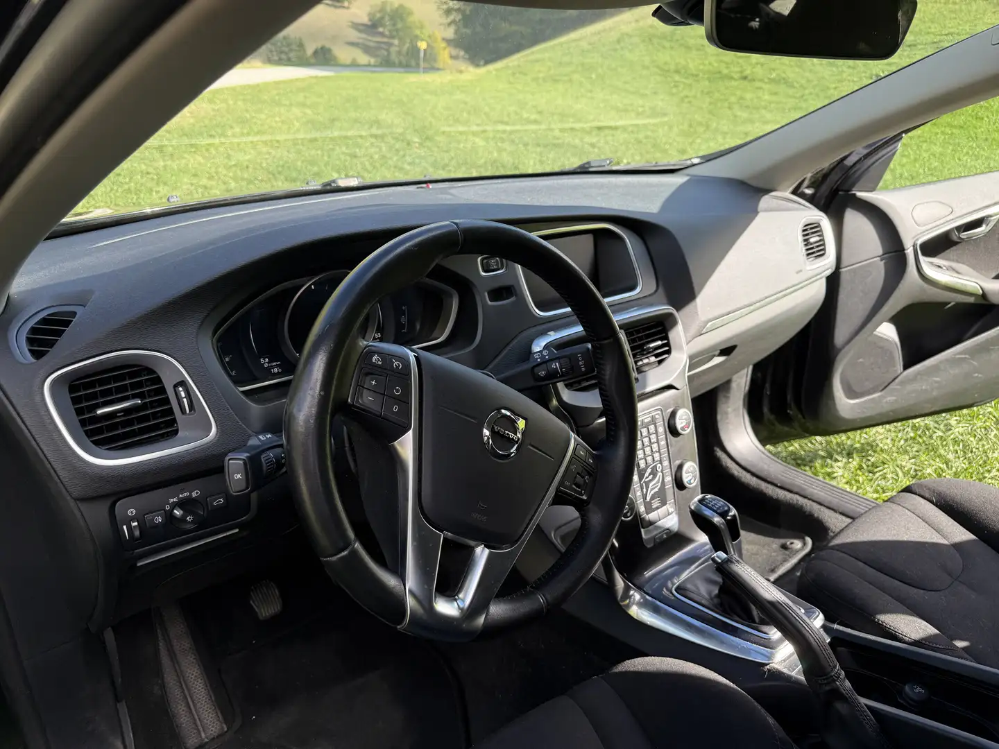 Volvo V40 V40 D2 Kinetic Kinetic Schwarz - 2