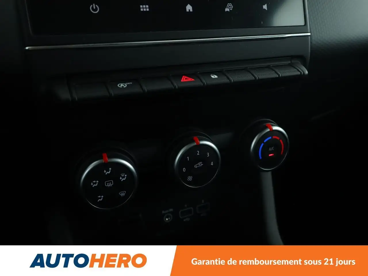Renault Clio Citadine 5 portes — photo 24