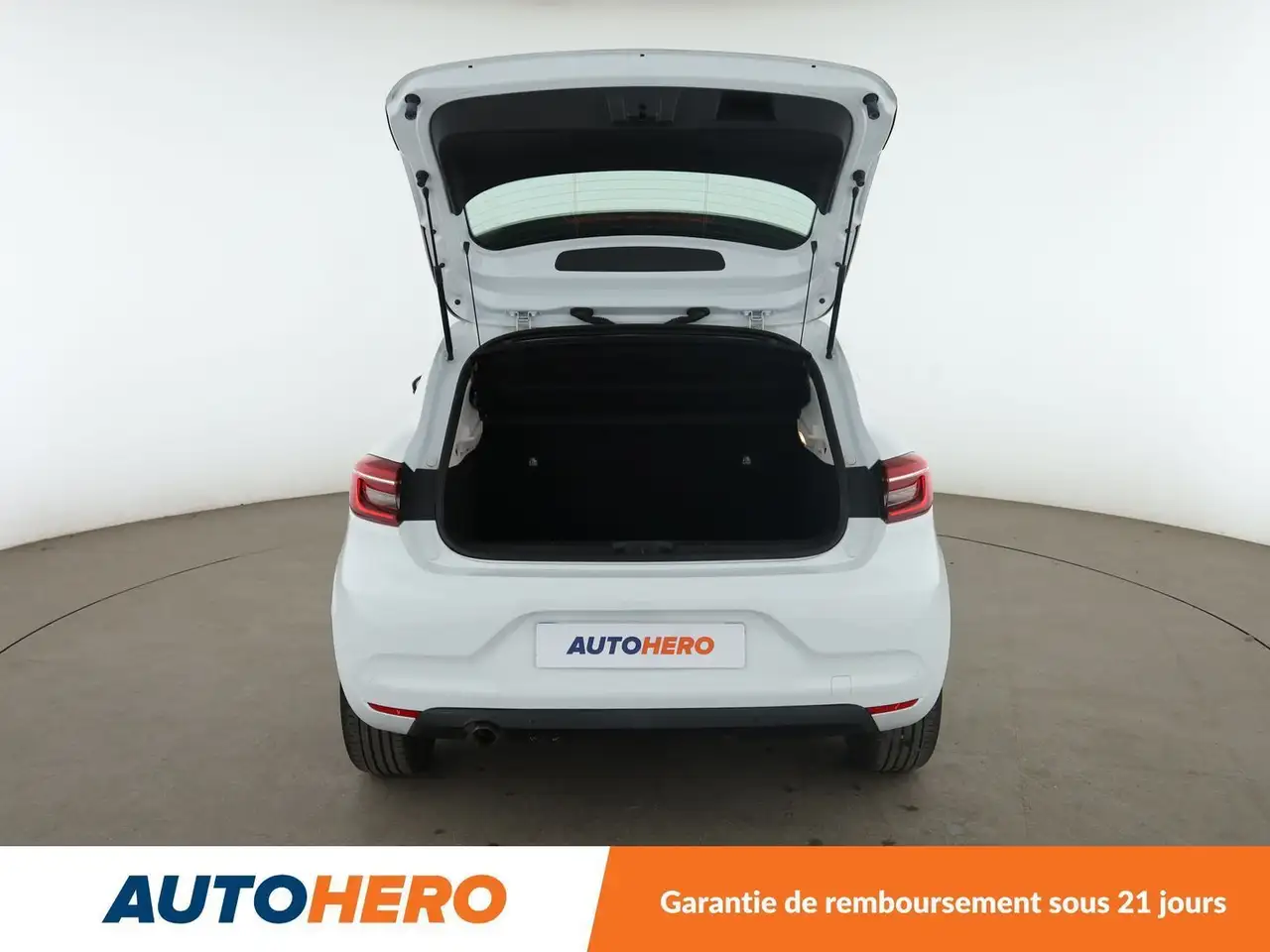 Renault Clio Citadine 5 portes — photo 16