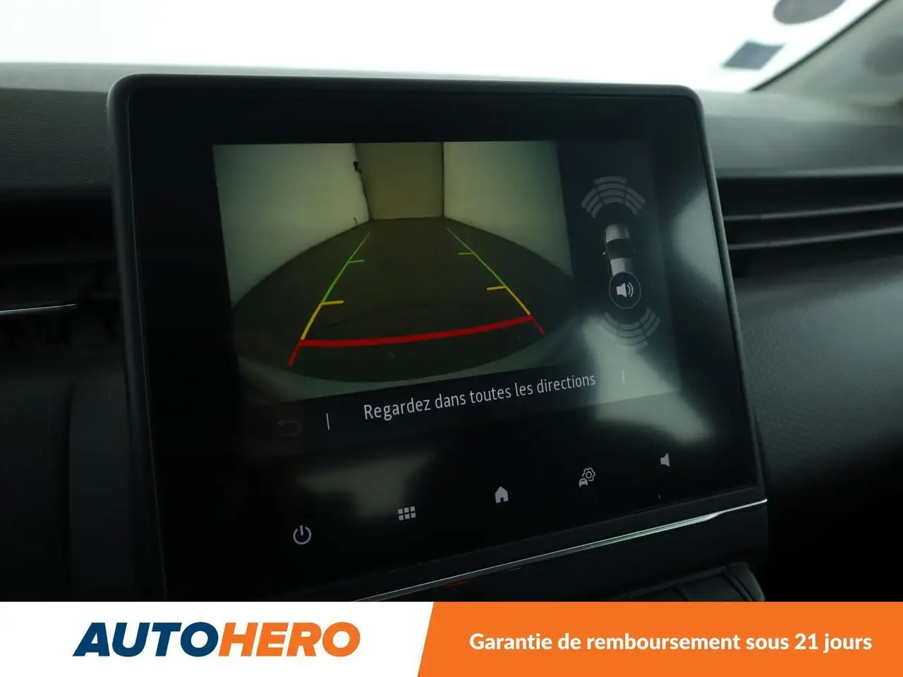 Renault Clio Citadine 5 portes — photo 23