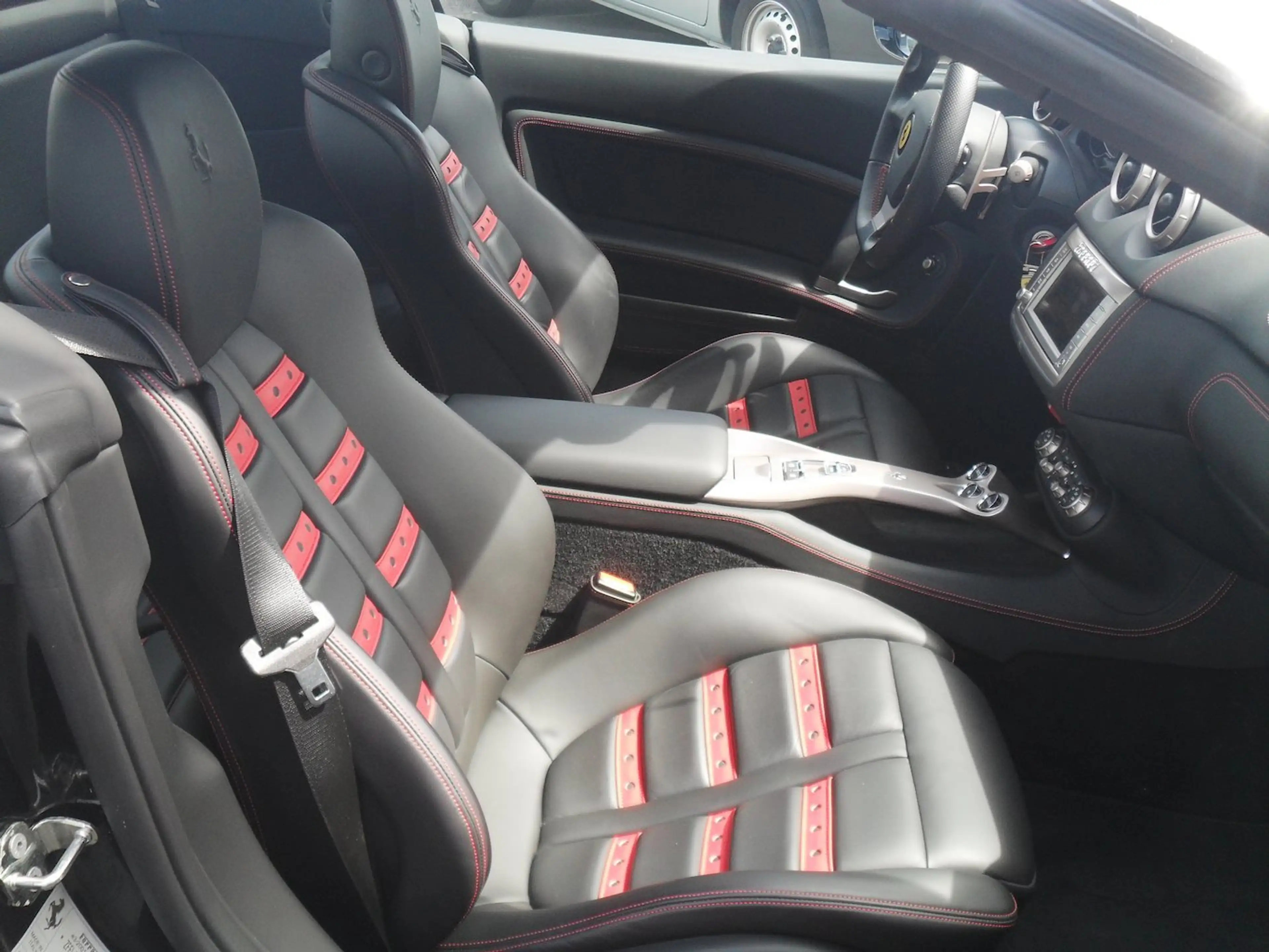 Ferrari California F1 2+2 lückenloses Ferrari Scheckheft — photo 12