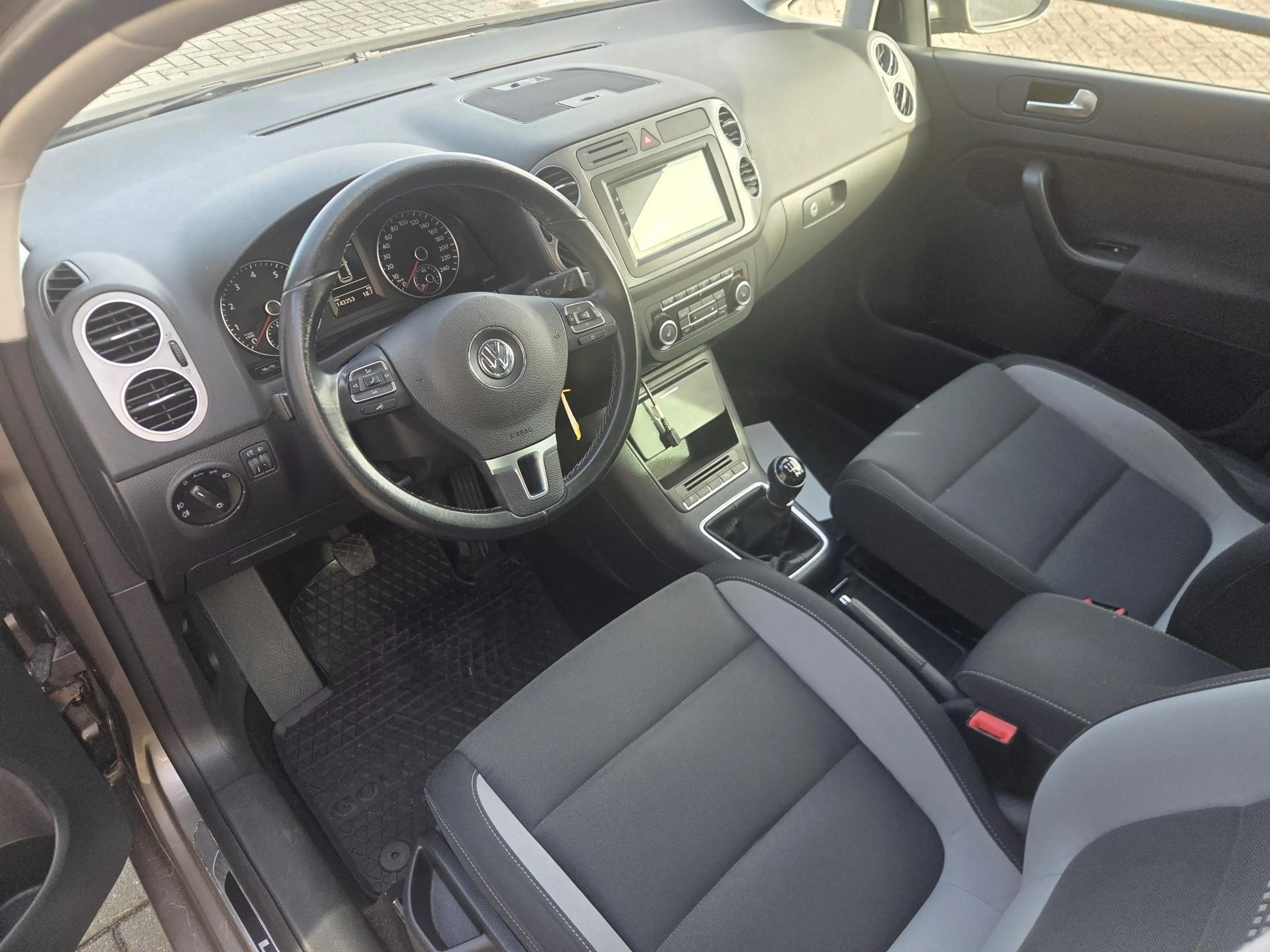 Volkswagen Golf Plus 1.4 TSI Comfortline — photo 8