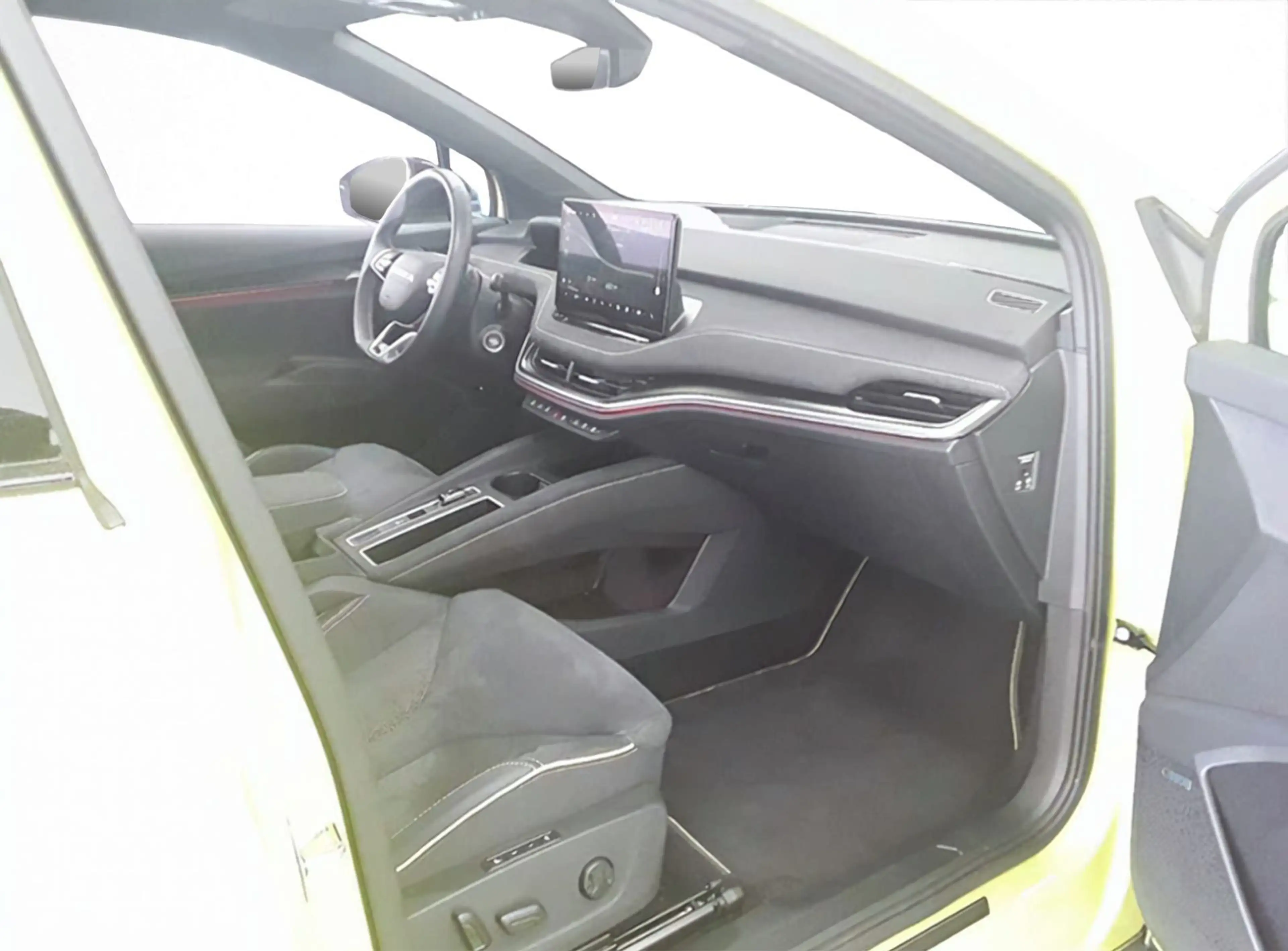Skoda Enyaq RS*4x4*PANO*AHK*KAM*NAV*SHZ*KEYLESS* — photo 4