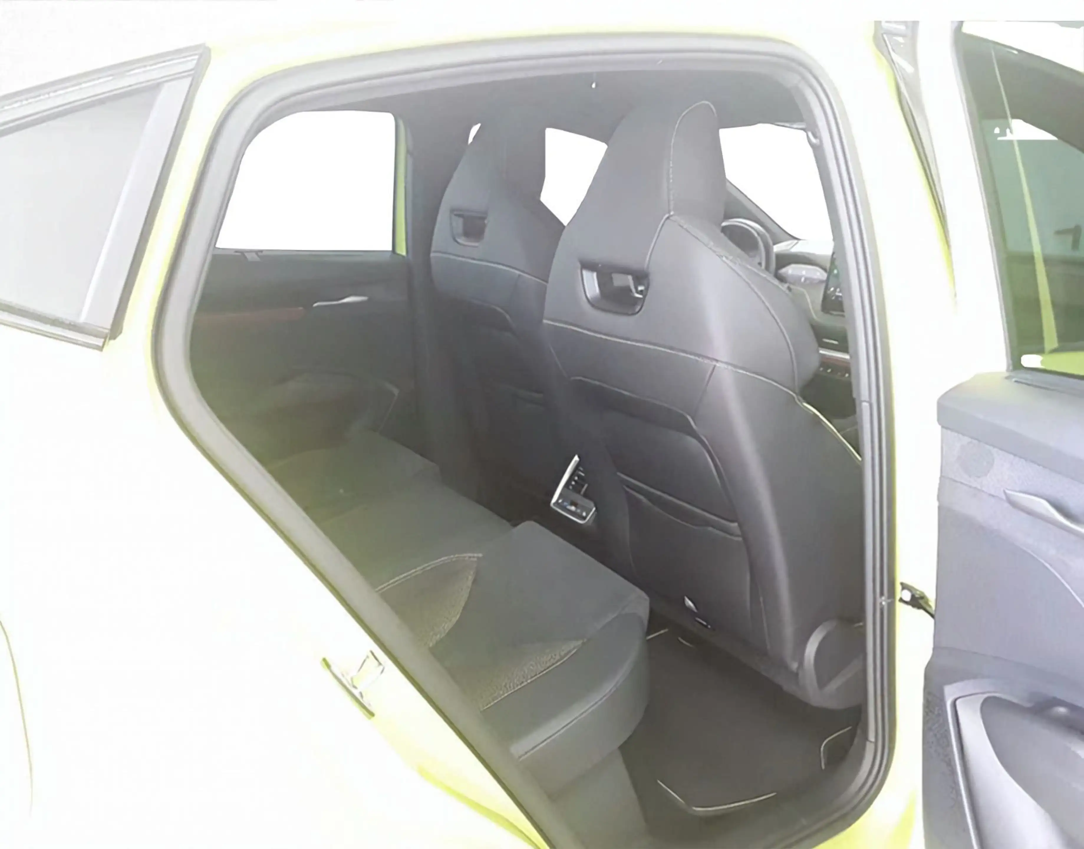 Skoda Enyaq RS*4x4*PANO*AHK*KAM*NAV*SHZ*KEYLESS* — photo 7