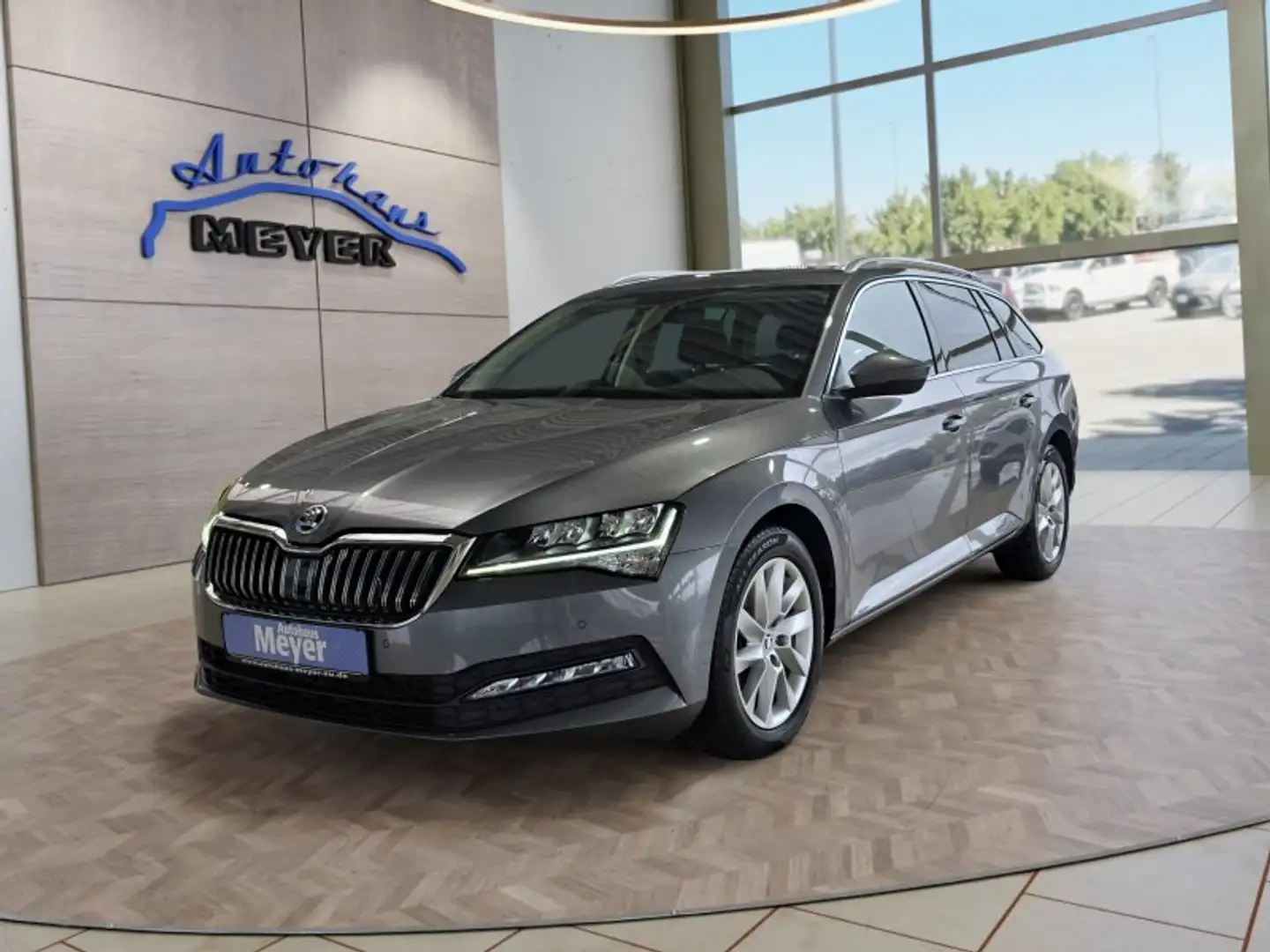 Skoda Superb Combi 1,5TSI DSG Navi/Kamera/el.Klappe/Kessy Gris - 1