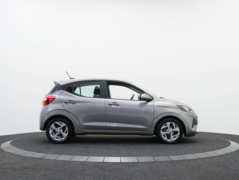 Hyundai i10 1.2 automaat | 15" LMV | Airco | Parkeersensoren — photo 11