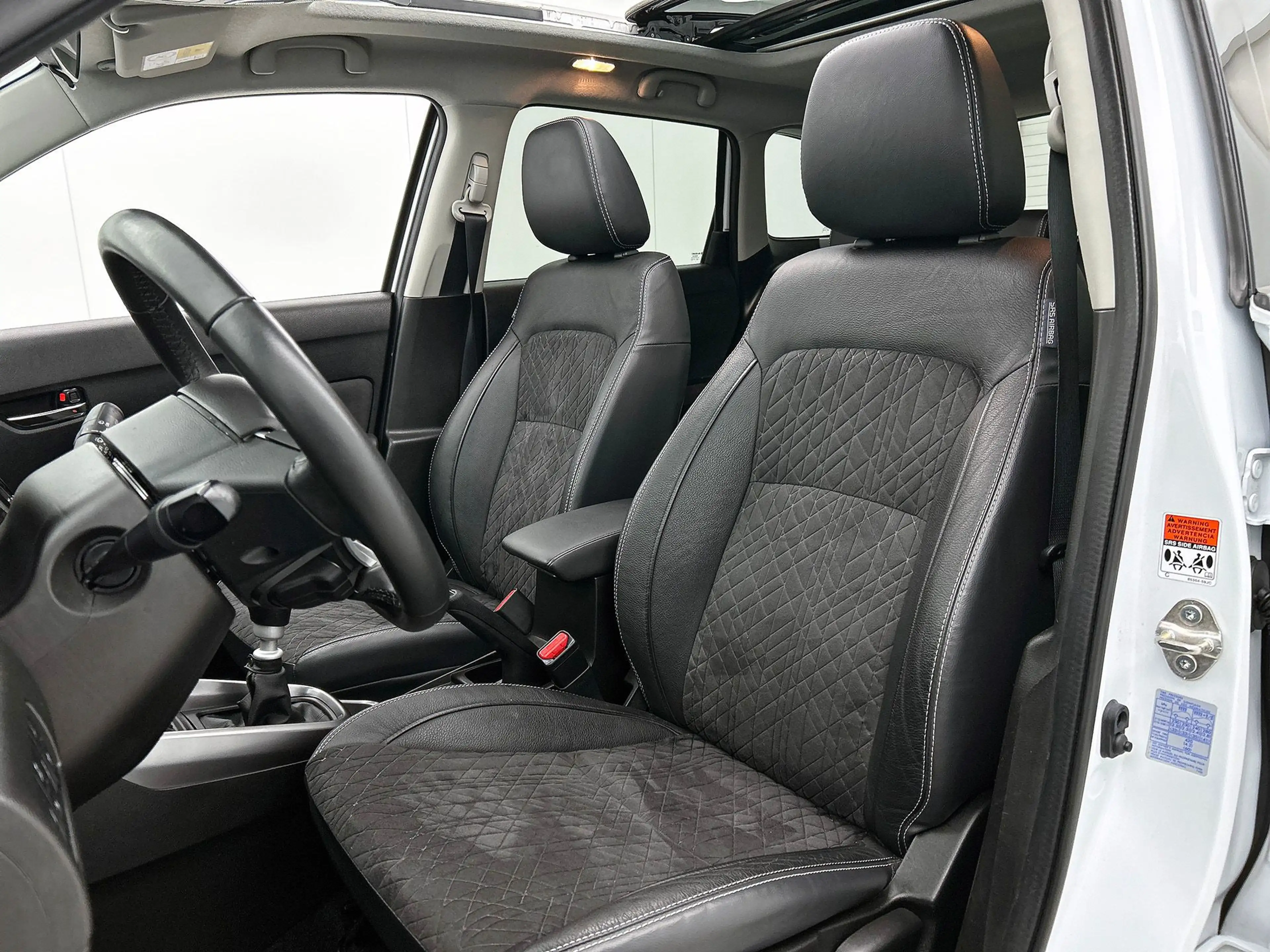Suzuki Vitara 1.4 Boosterjet Style Smart Hybrid | Adaptive Cruis — photo 4