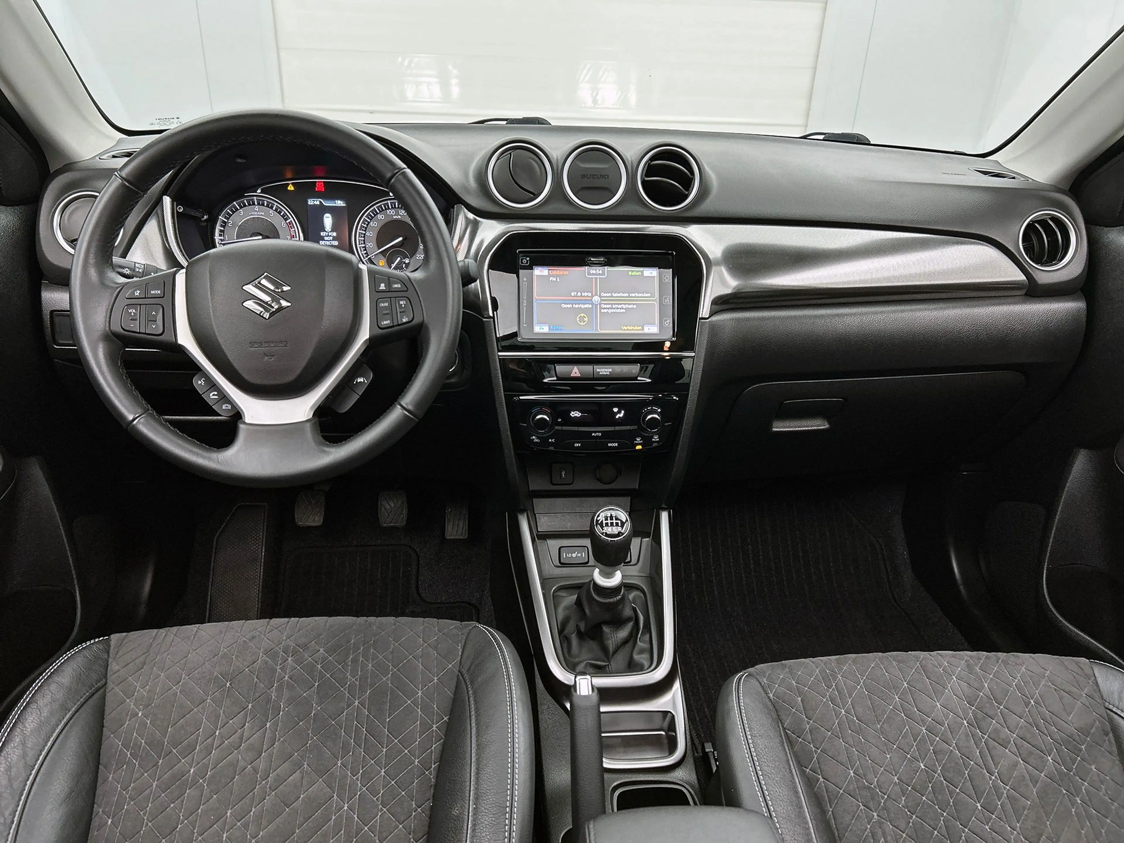 Suzuki Vitara 1.4 Boosterjet Style Smart Hybrid | Adaptive Cruis — photo 5
