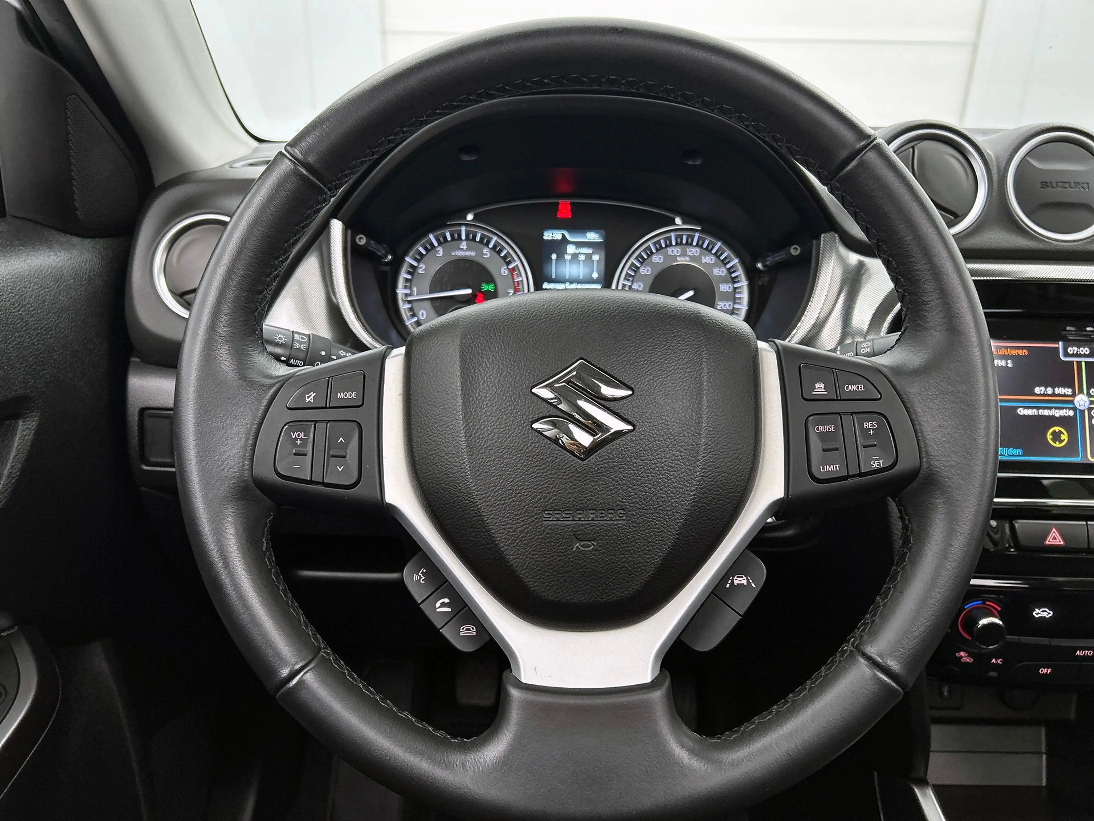 Suzuki Vitara 1.4 Boosterjet Style Smart Hybrid | Adaptive Cruis — photo 15