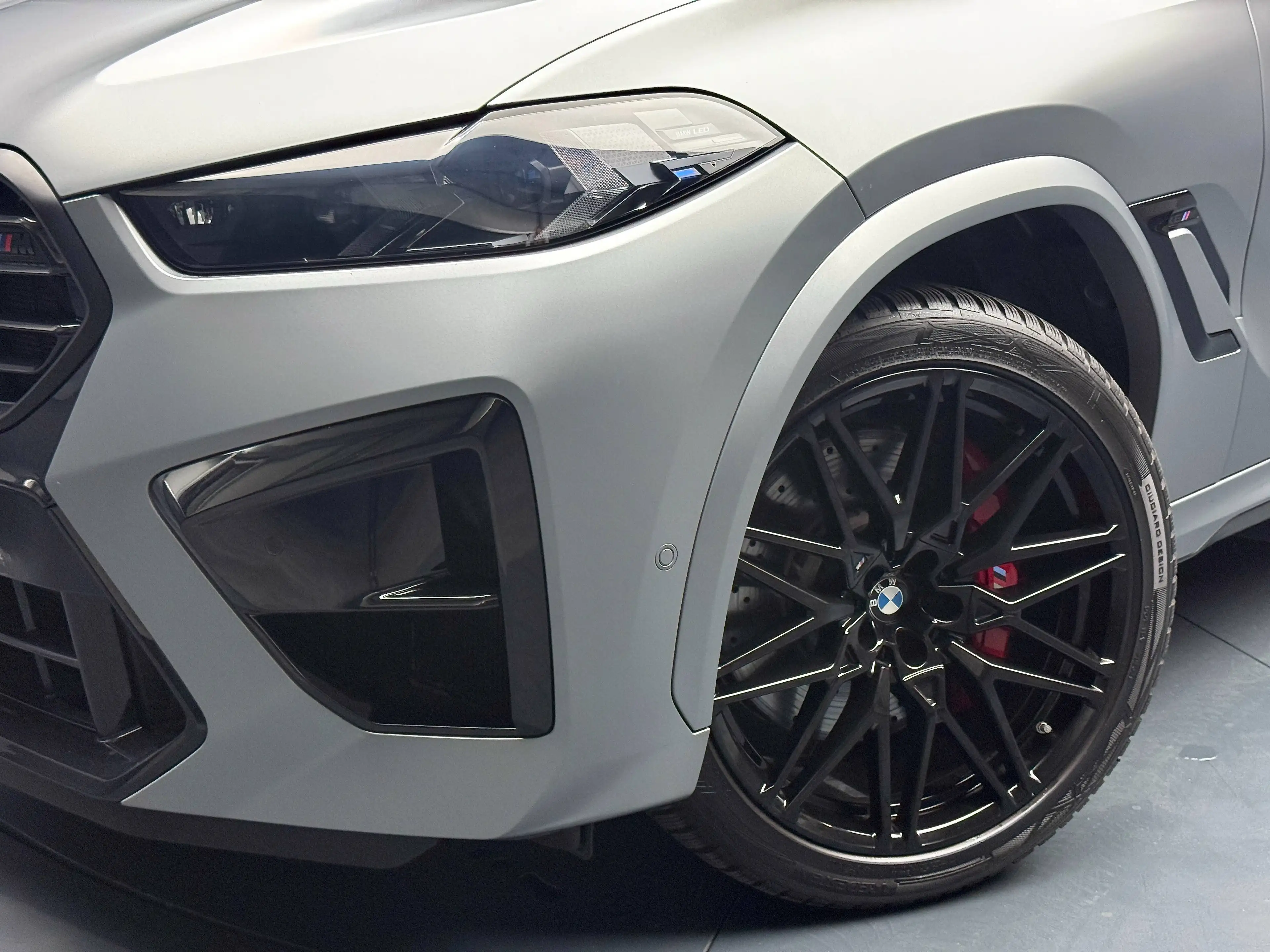 BMW X6 M Competition *M-Drivers*SkyLou*Carbon*MATT-Lack*B&W* — photo 2