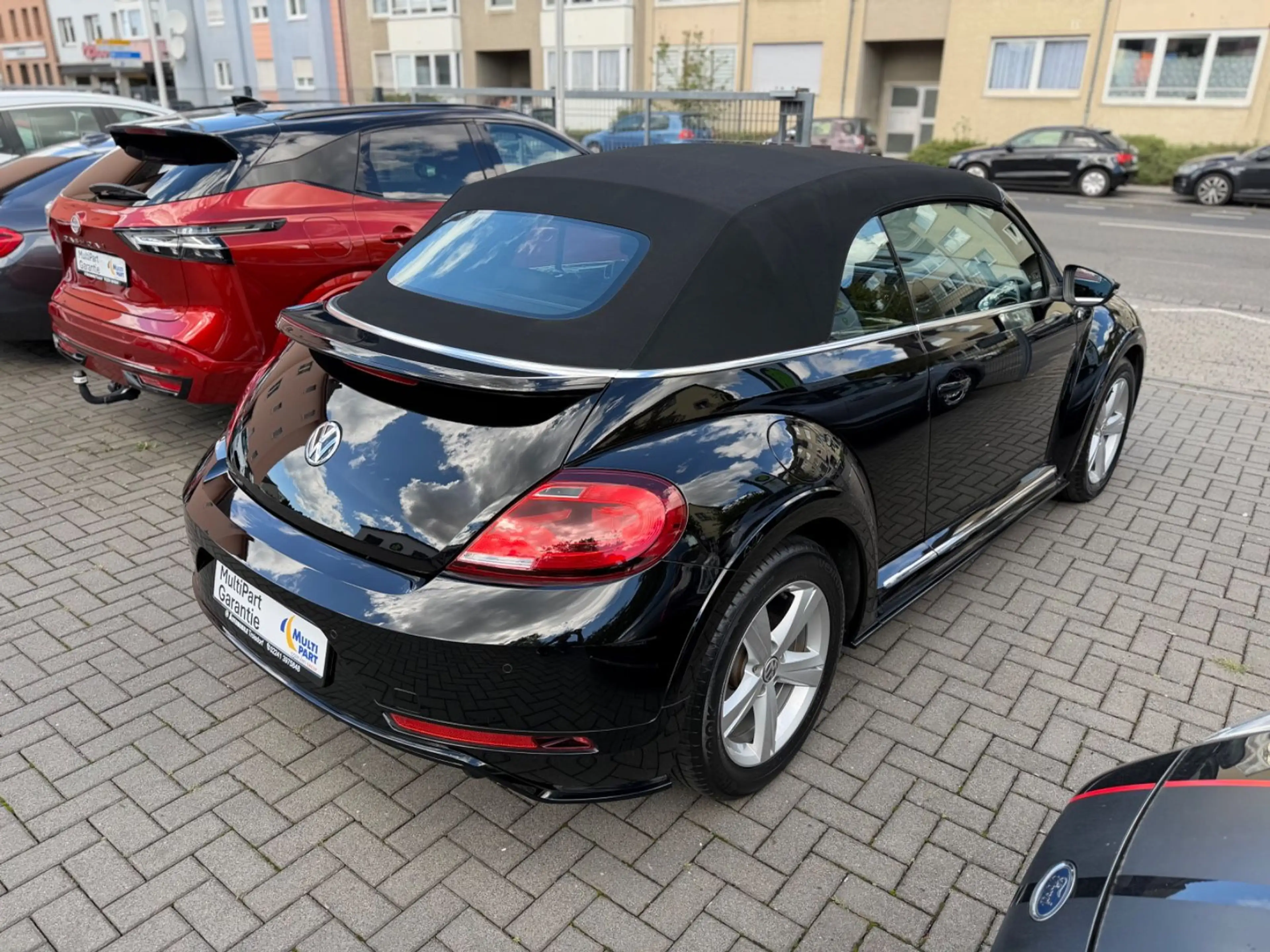 Volkswagen Beetle Cabriolet R-Line*NAVI*SHZ*PDC*1.HAND — photo 8