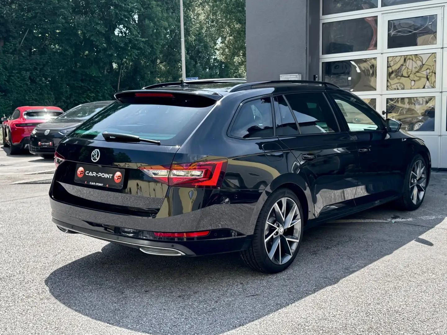 Skoda Superb Combi 2,0 TDI Sportline DSG Zwart - 2