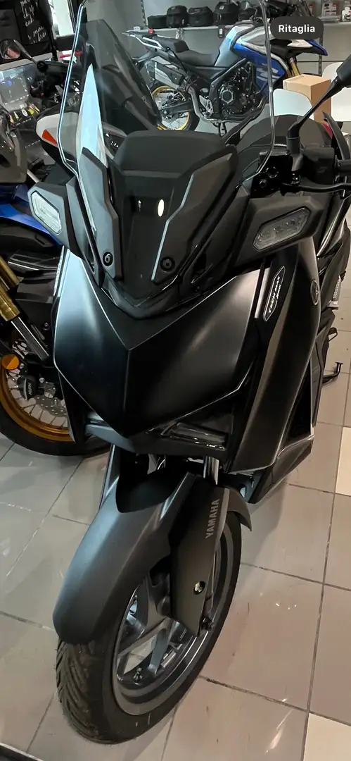 Yamaha X-Max 300 Tech max Černá - 2