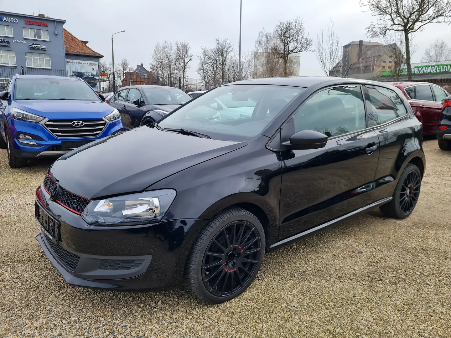 Volkswagen Polo Trendline/Klima/ TÜV - 01.2025 Schwarz - 1