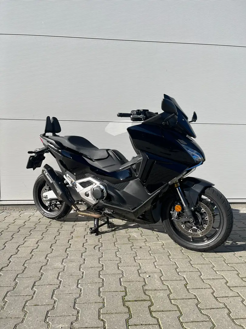 Honda Forza 750 Negro - 1