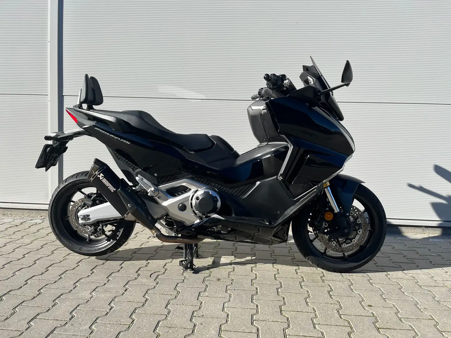 Honda Forza 750 Negro - 2