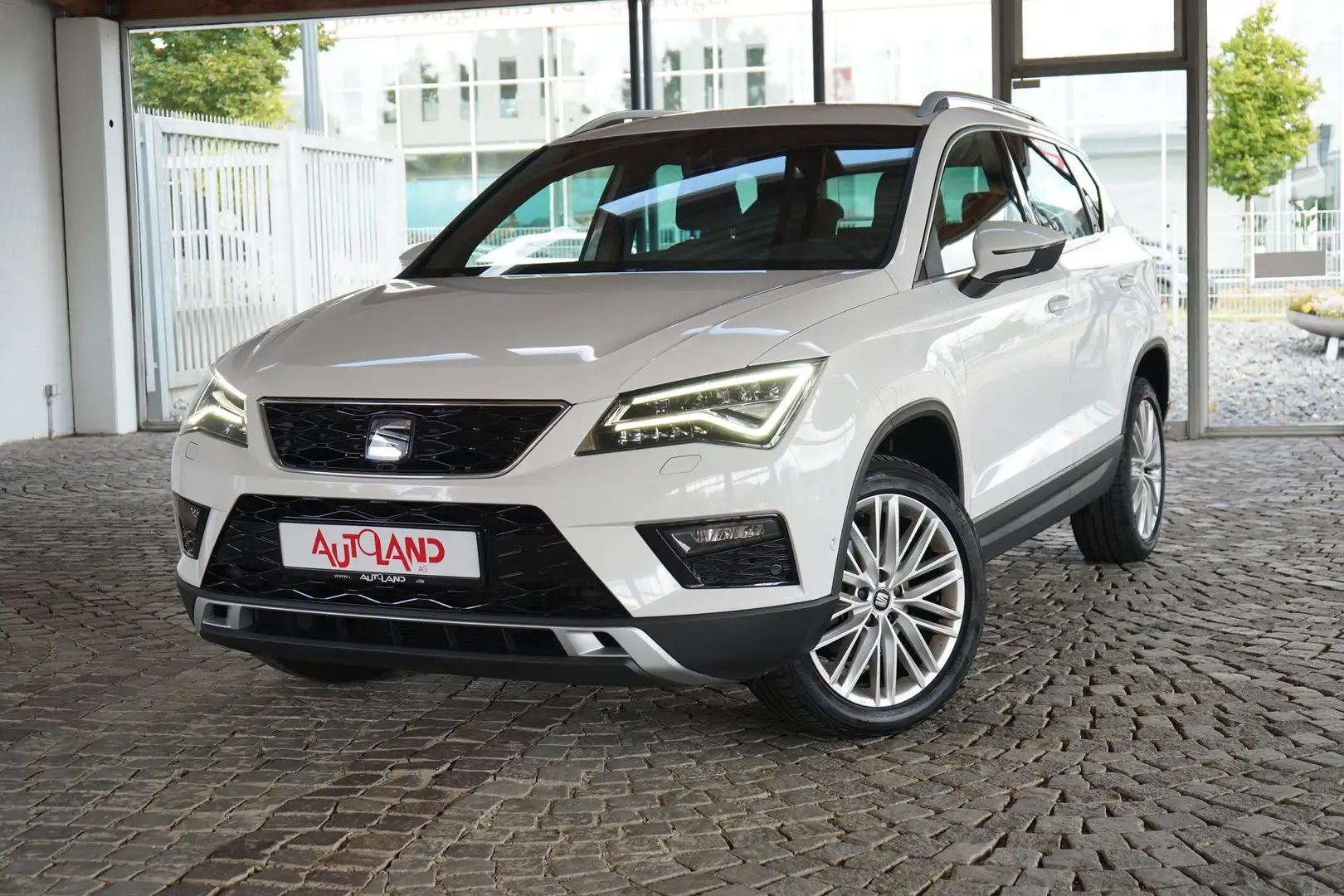 SEAT Ateca 1.6 TDI Xcellence Navi LED Klimaaut. PDC Bianco - 2