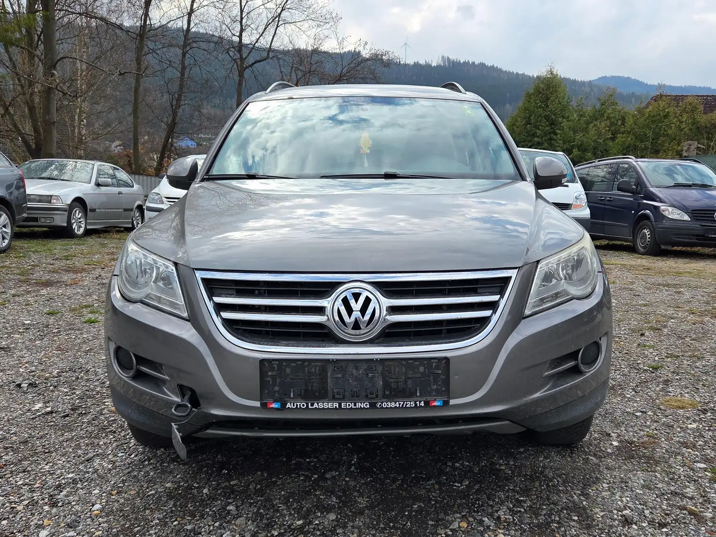 Volkswagen Tiguan Tiguan 2,0 TDI CR DPF 4Motion Sport Grau - 2