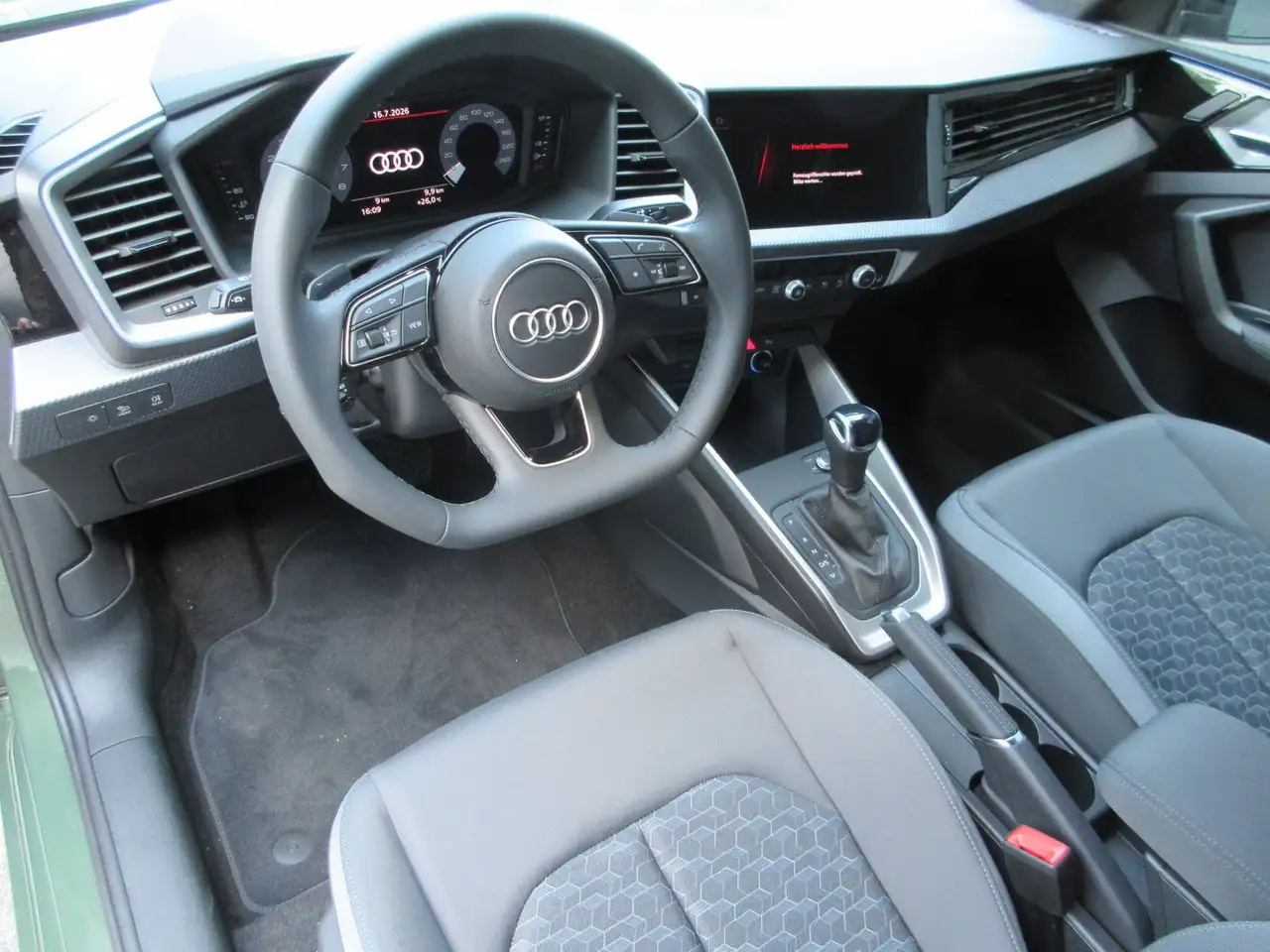 Audi A1 2026 — фото 12