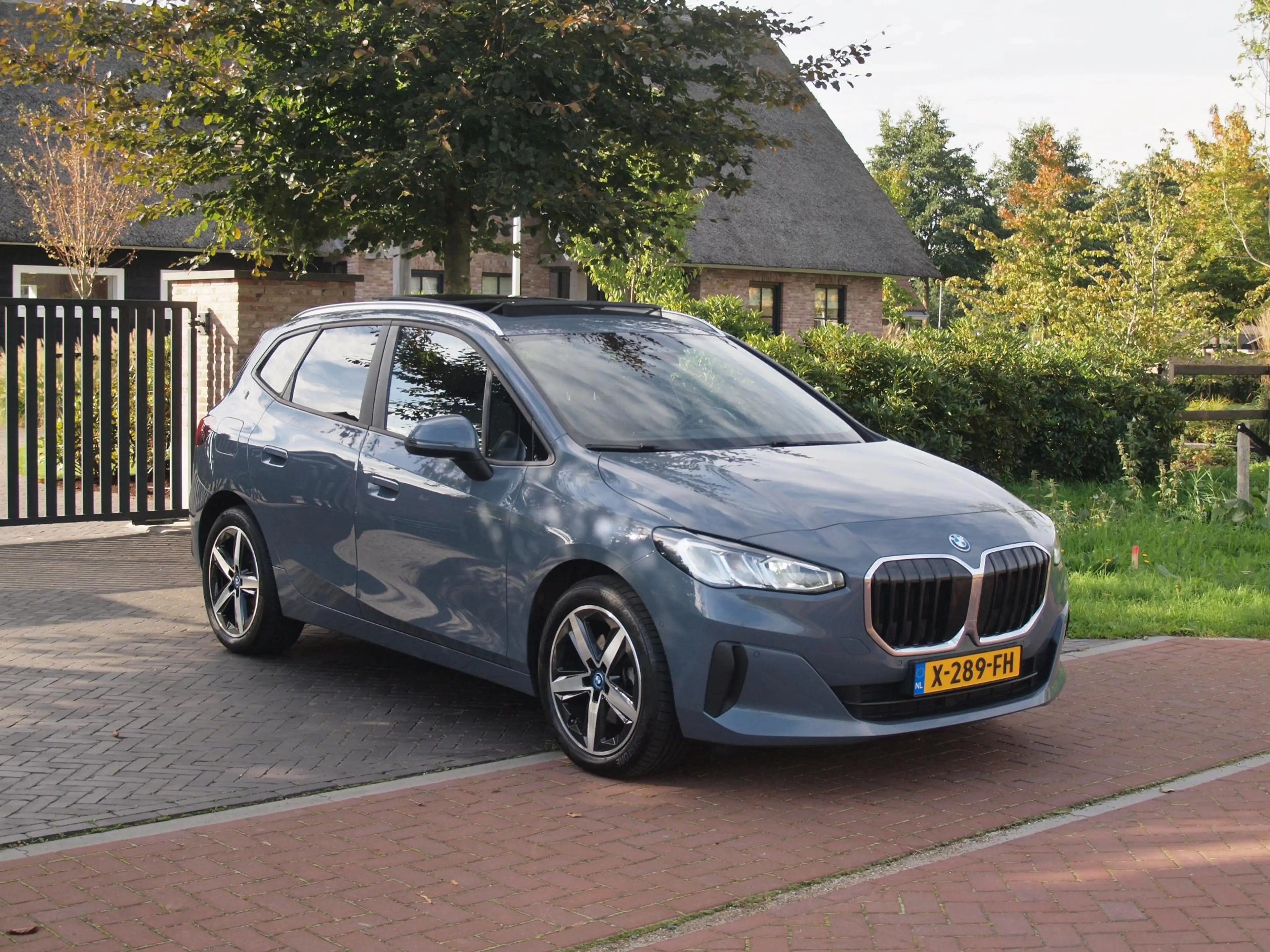 BMW 225 2-serie Active Tourer 225e xDrive | Panoramadak | — photo 4