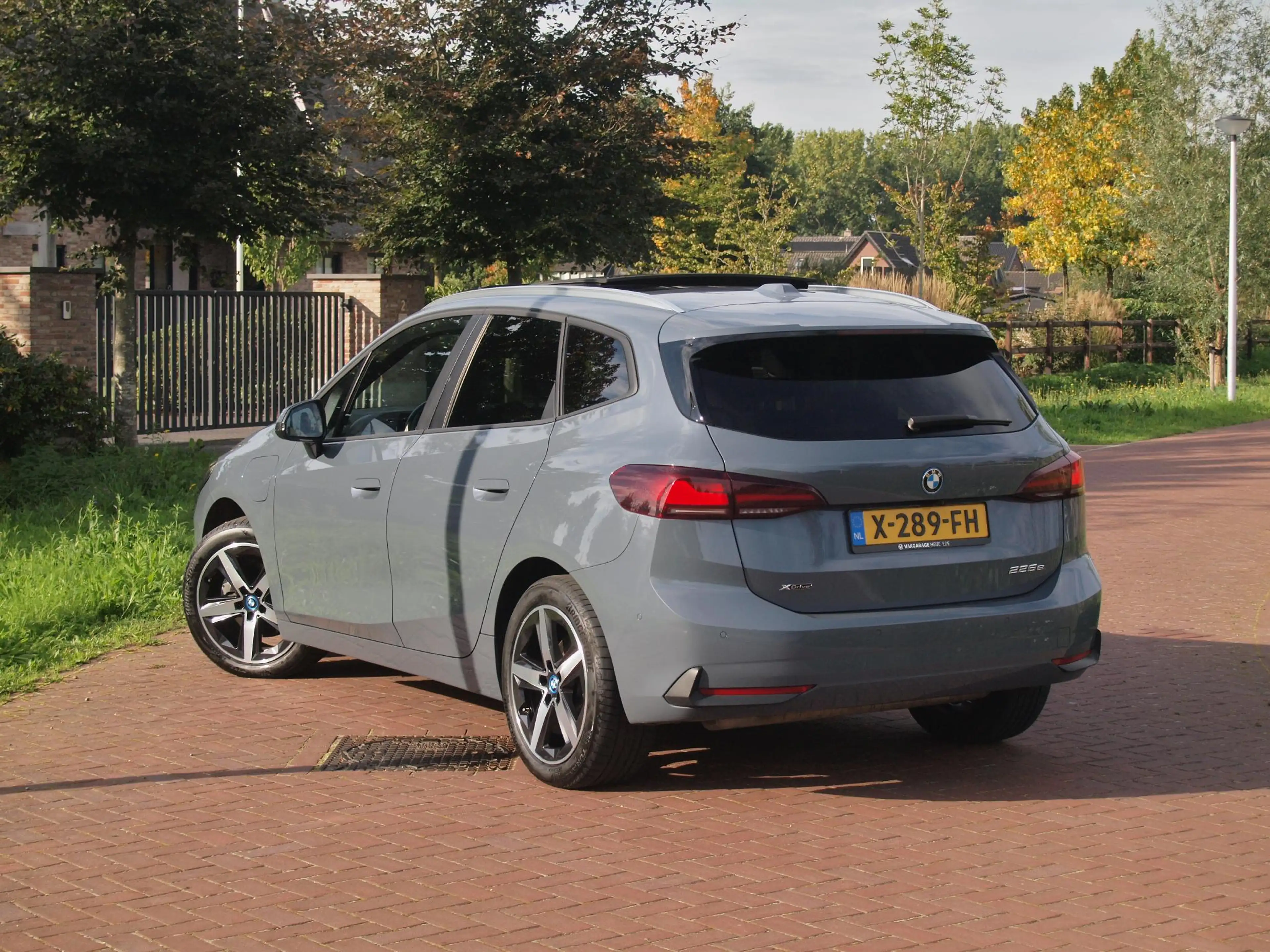 BMW 225 2-serie Active Tourer 225e xDrive | Panoramadak | — photo 3