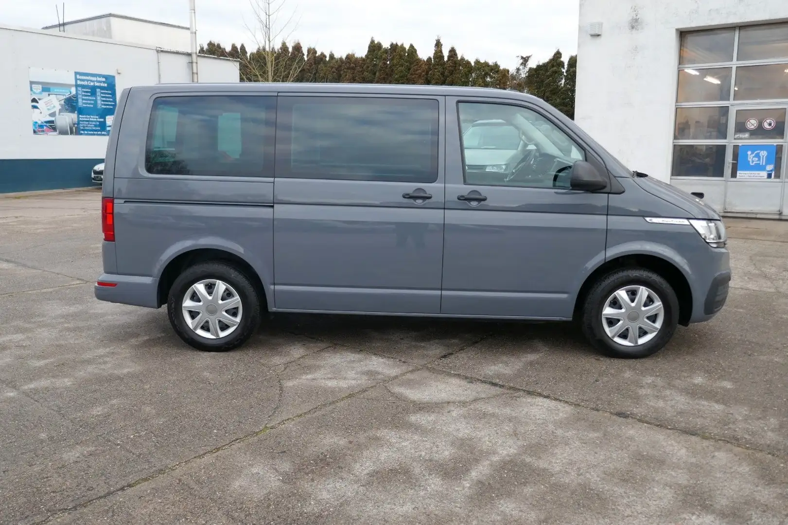 Volkswagen T6 Multivan T6.1 Multivan DSG AHZV/Navi/GRA/SHZ Gris - 2