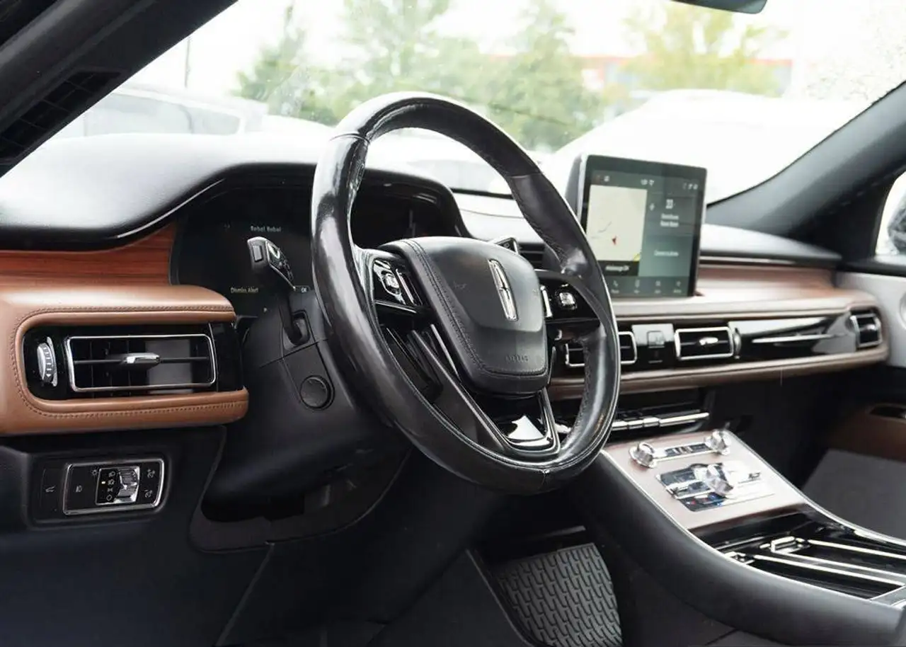 Lincoln Aviator снимка Lincoln Aviator