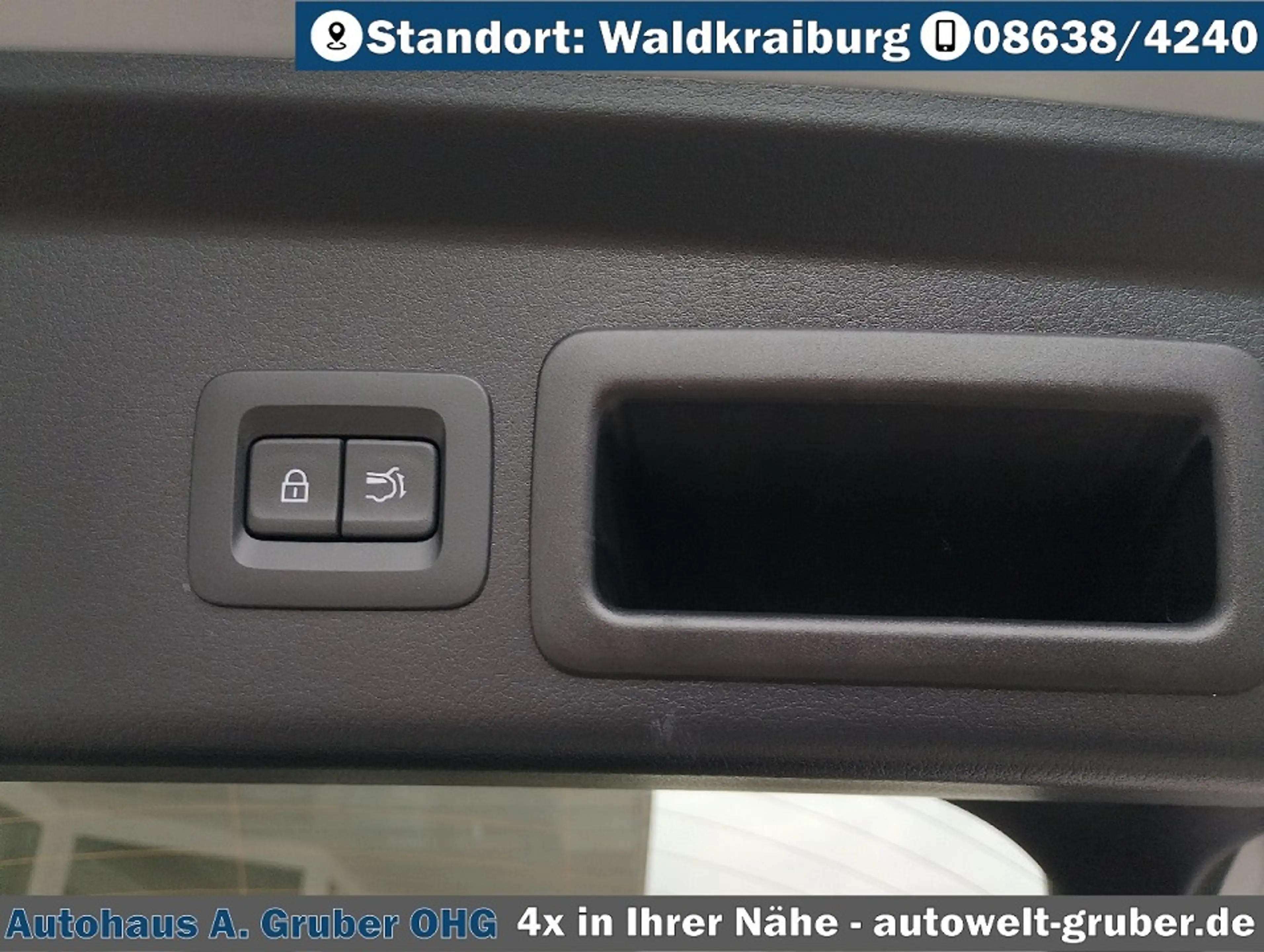 Mazda CX-30 e-SKYACTIV G Automatik Center-L+Design-Pak+Matrix- — photo 7
